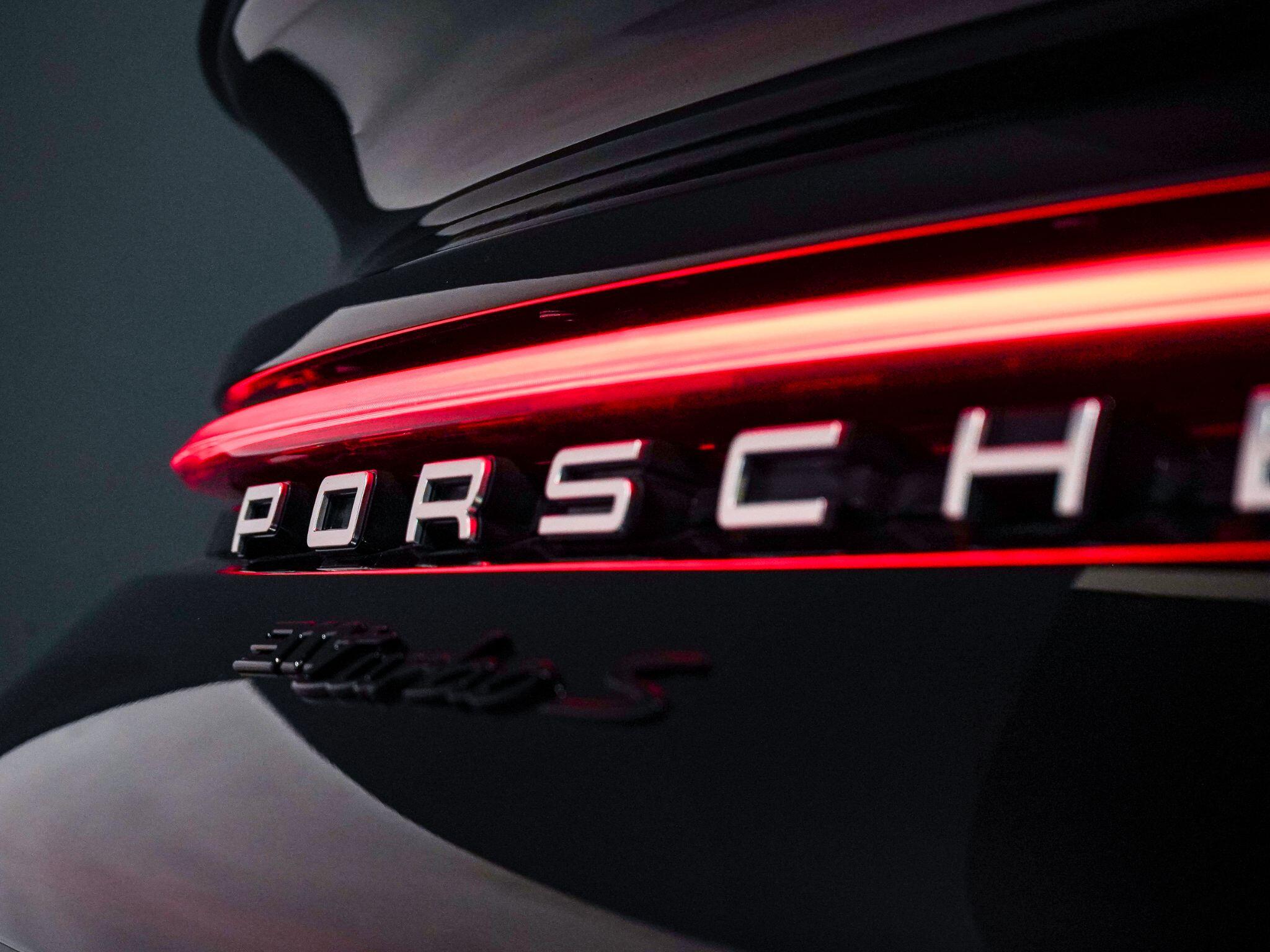 Porsche 911 view 42