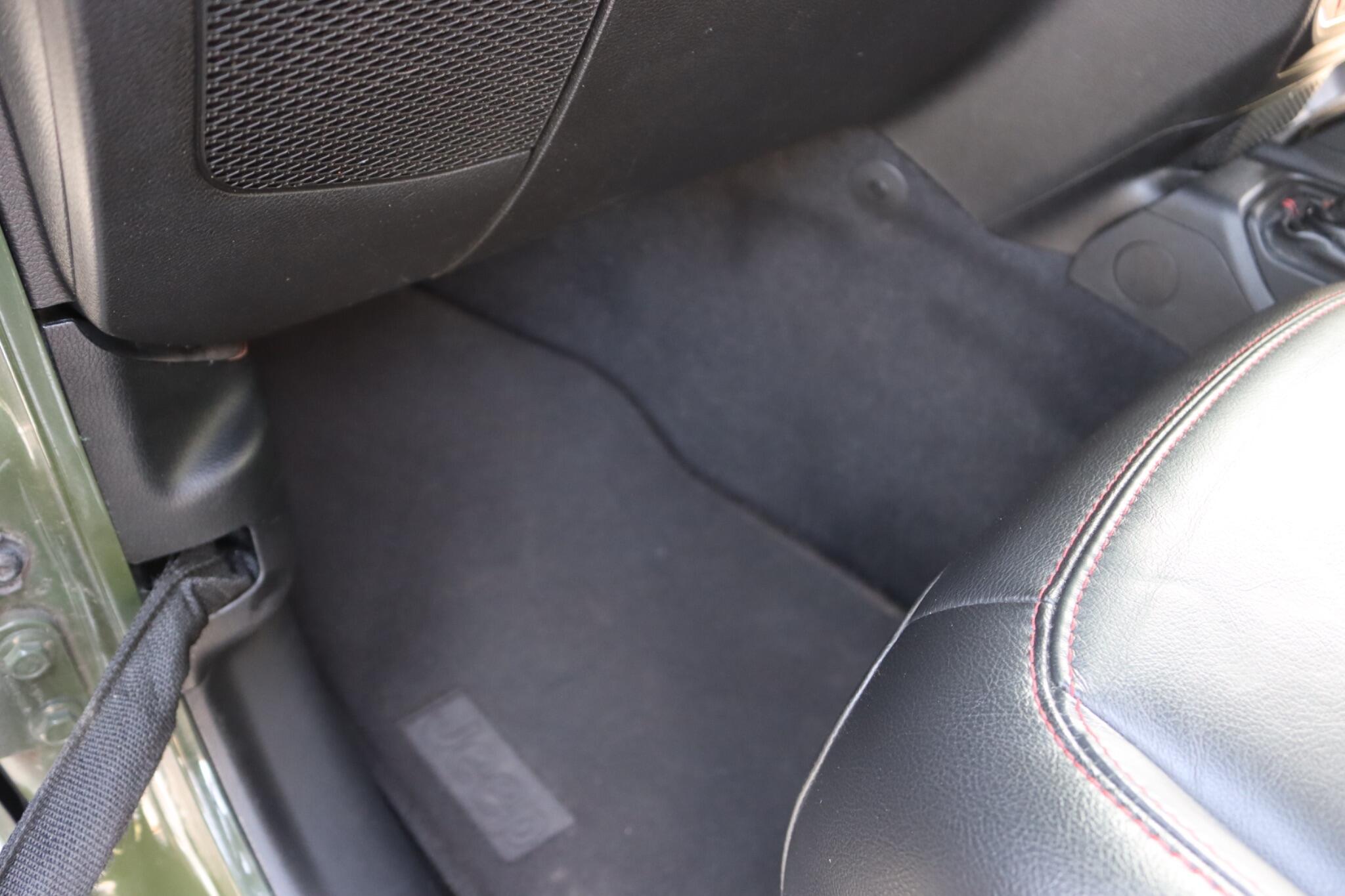 Jeep Wrangler view 24