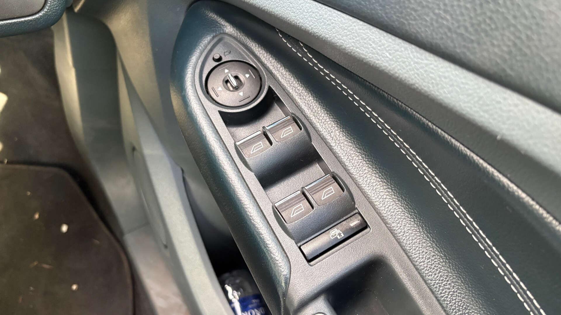 Ford C-Max view 22