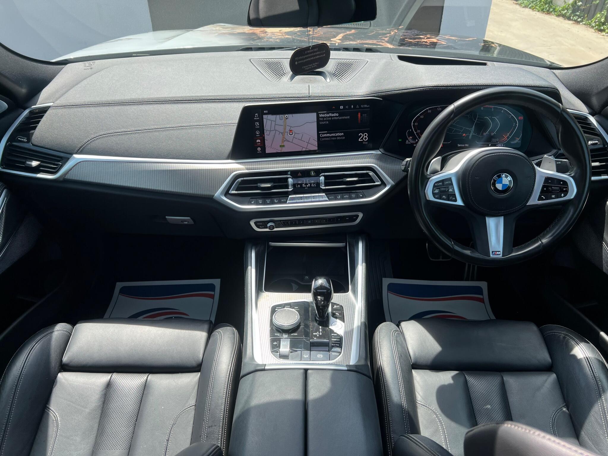 BMW X6 view 12