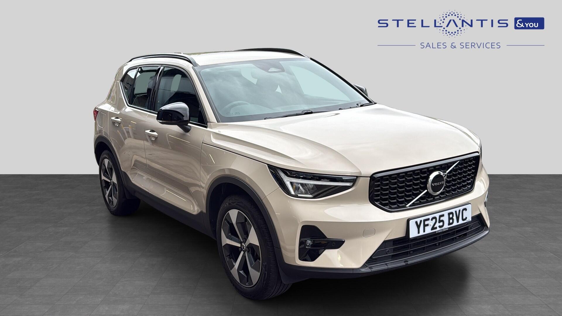 2025 Volvo XC40