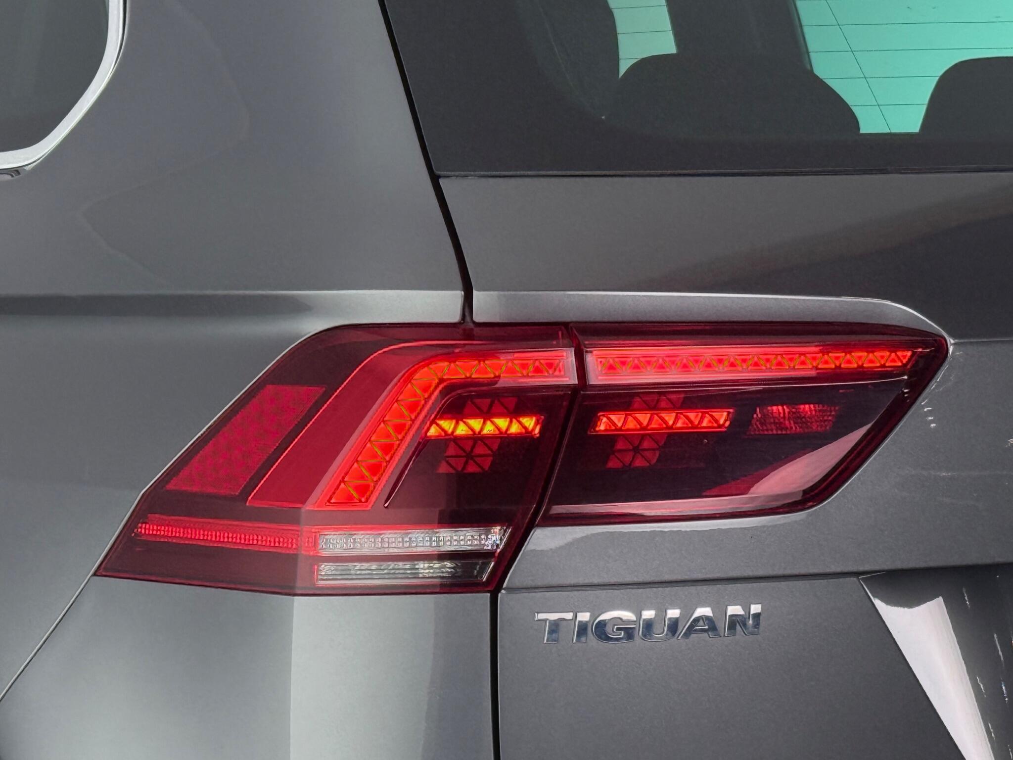 Volkswagen Tiguan view 6