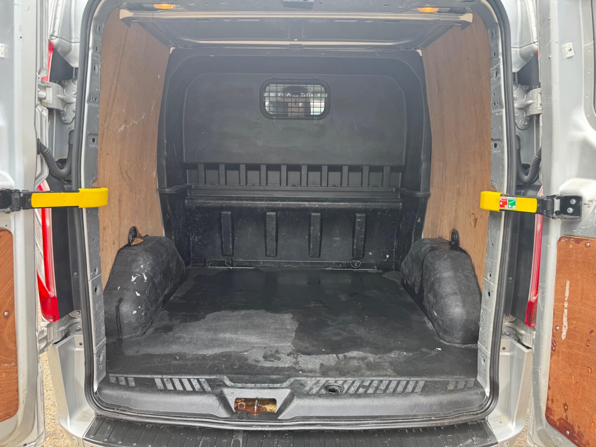 Ford Transit Custom view 39