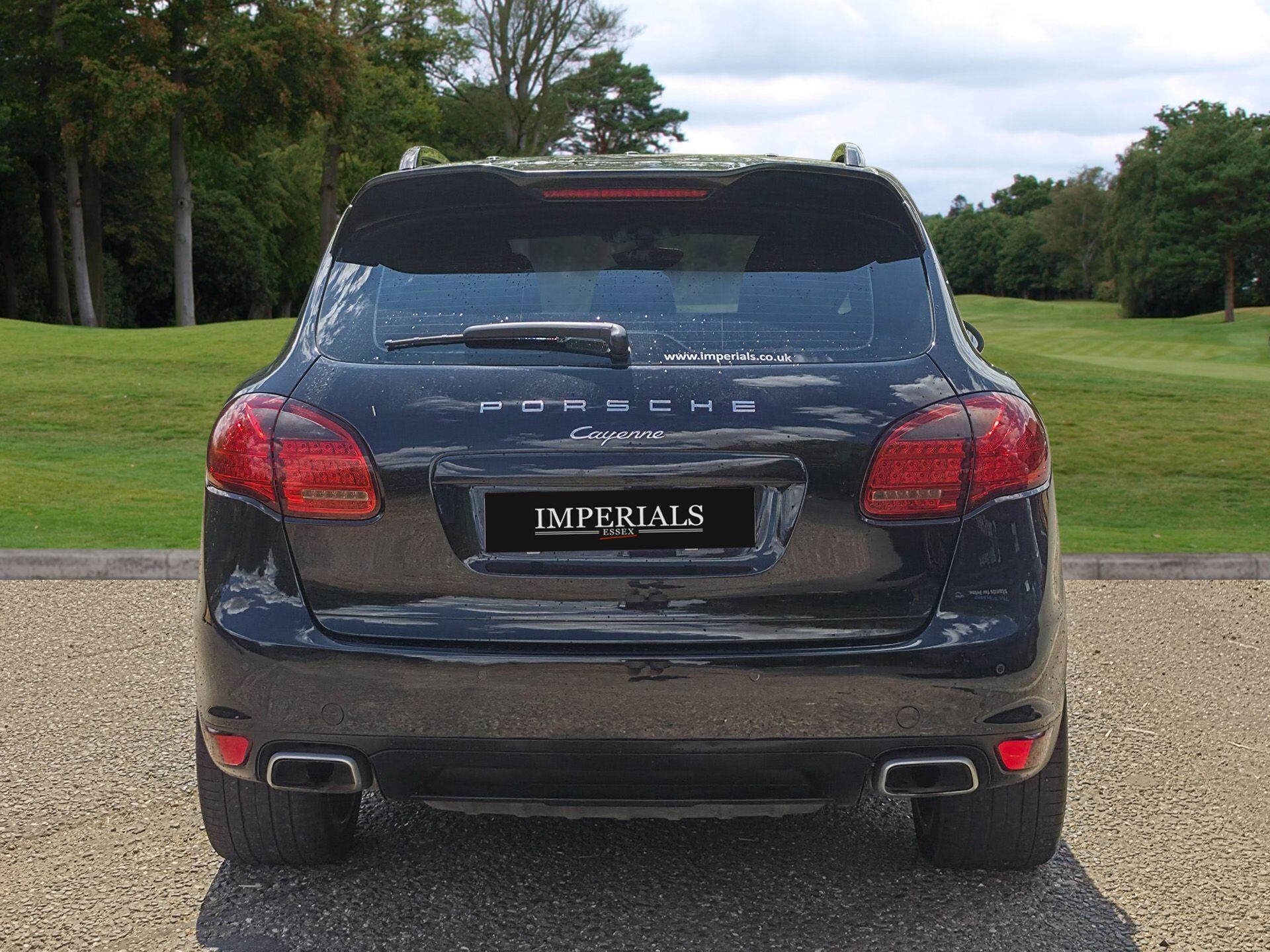 Porsche Cayenne view 9