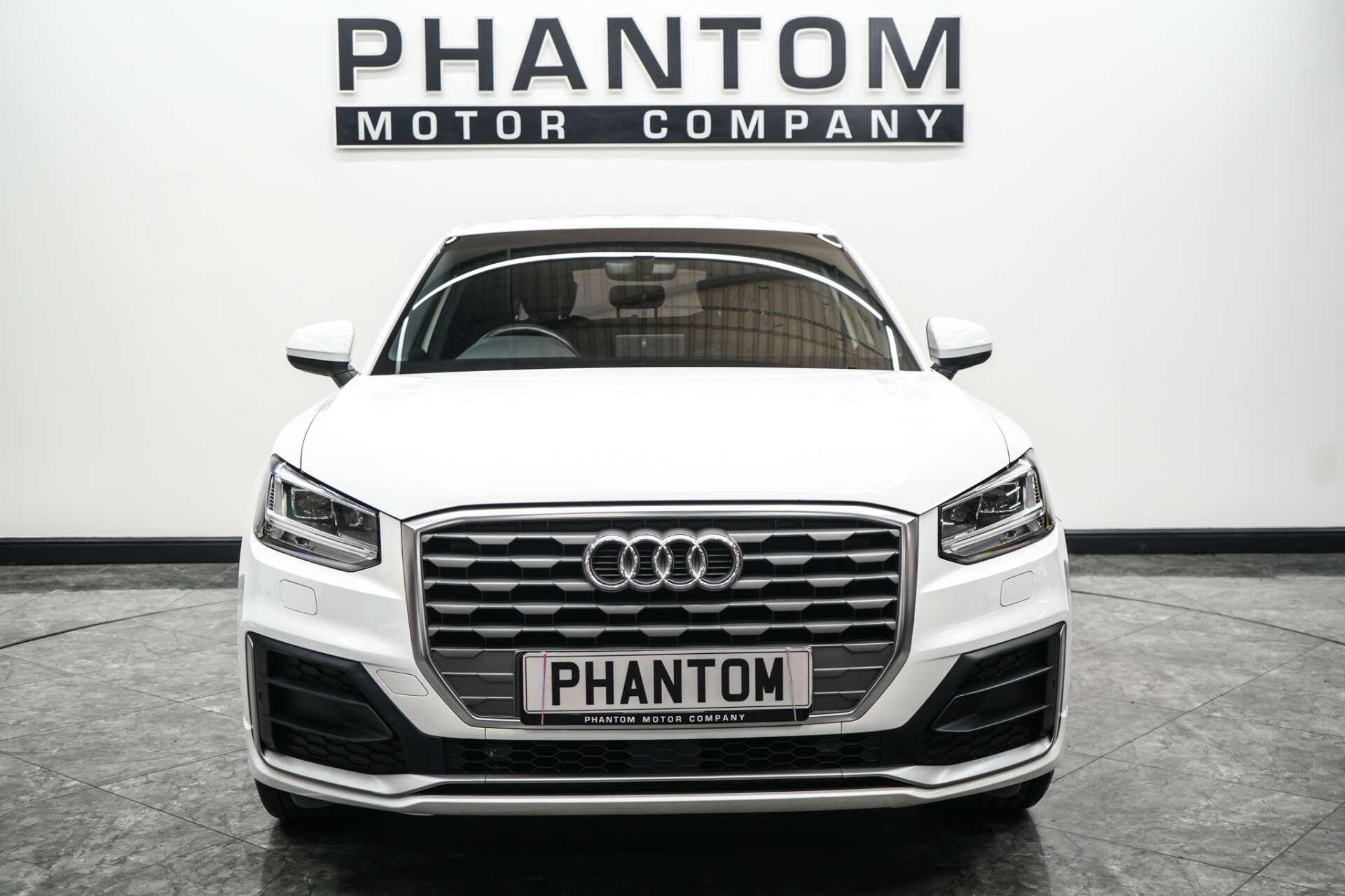 Audi Q2 view 5