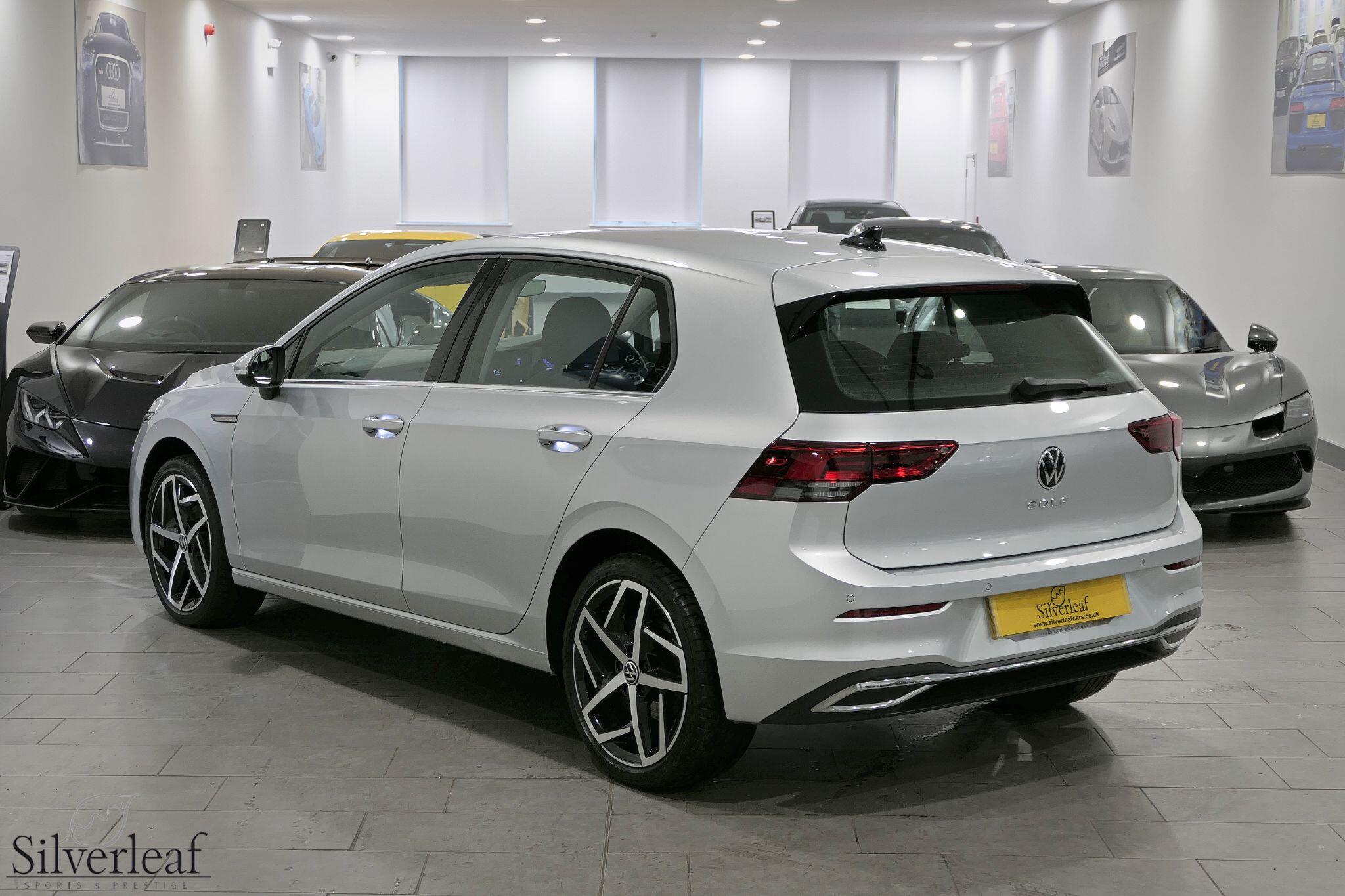 Volkswagen Golf view 2