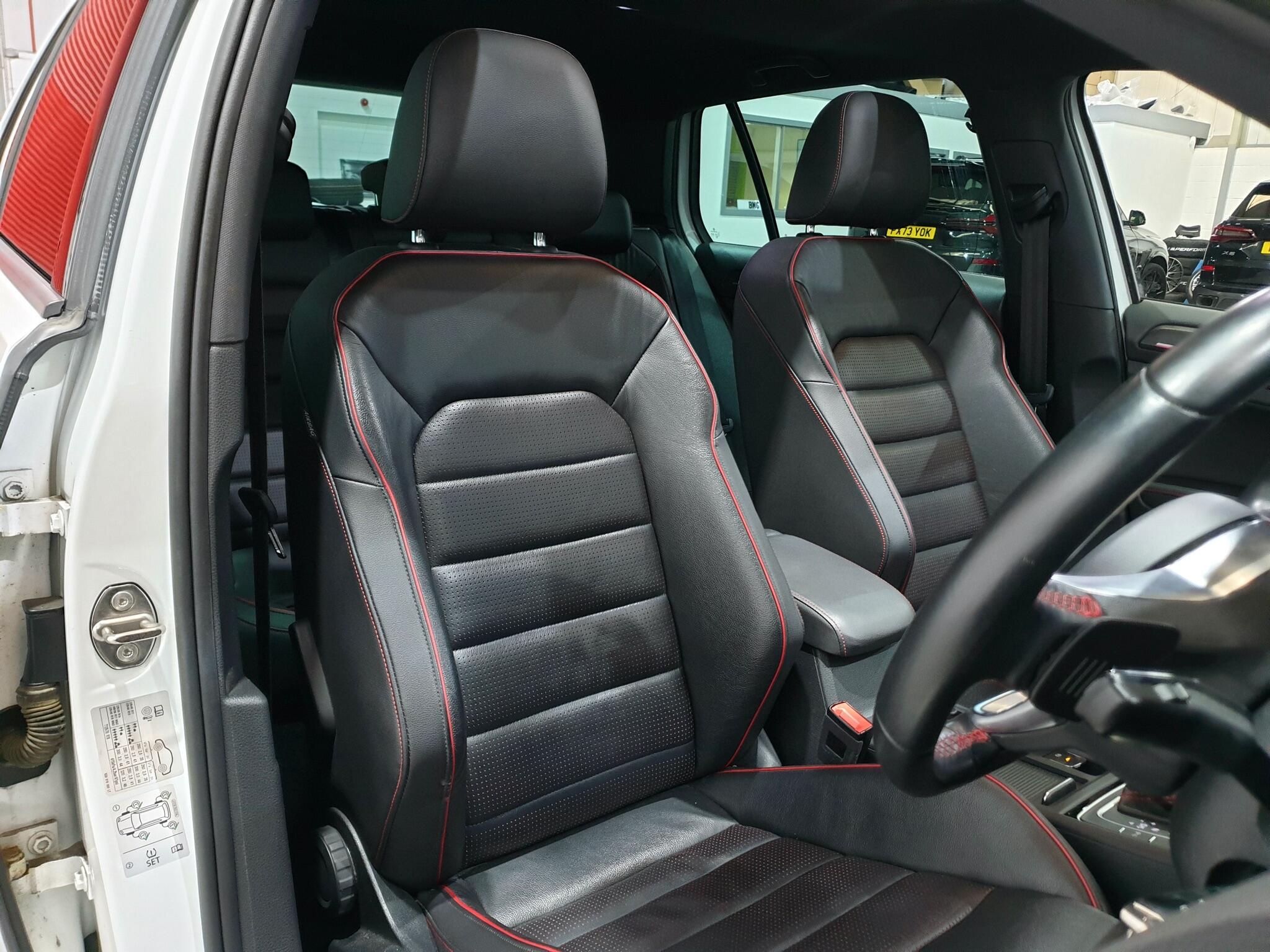 Volkswagen Golf view 45