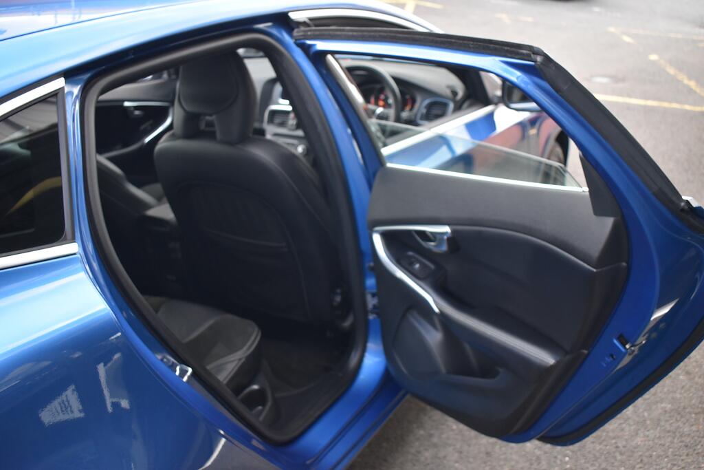 Volvo V40 view 29