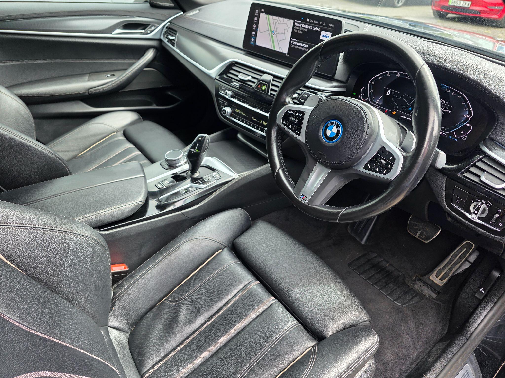 BMW 5 Series view 8