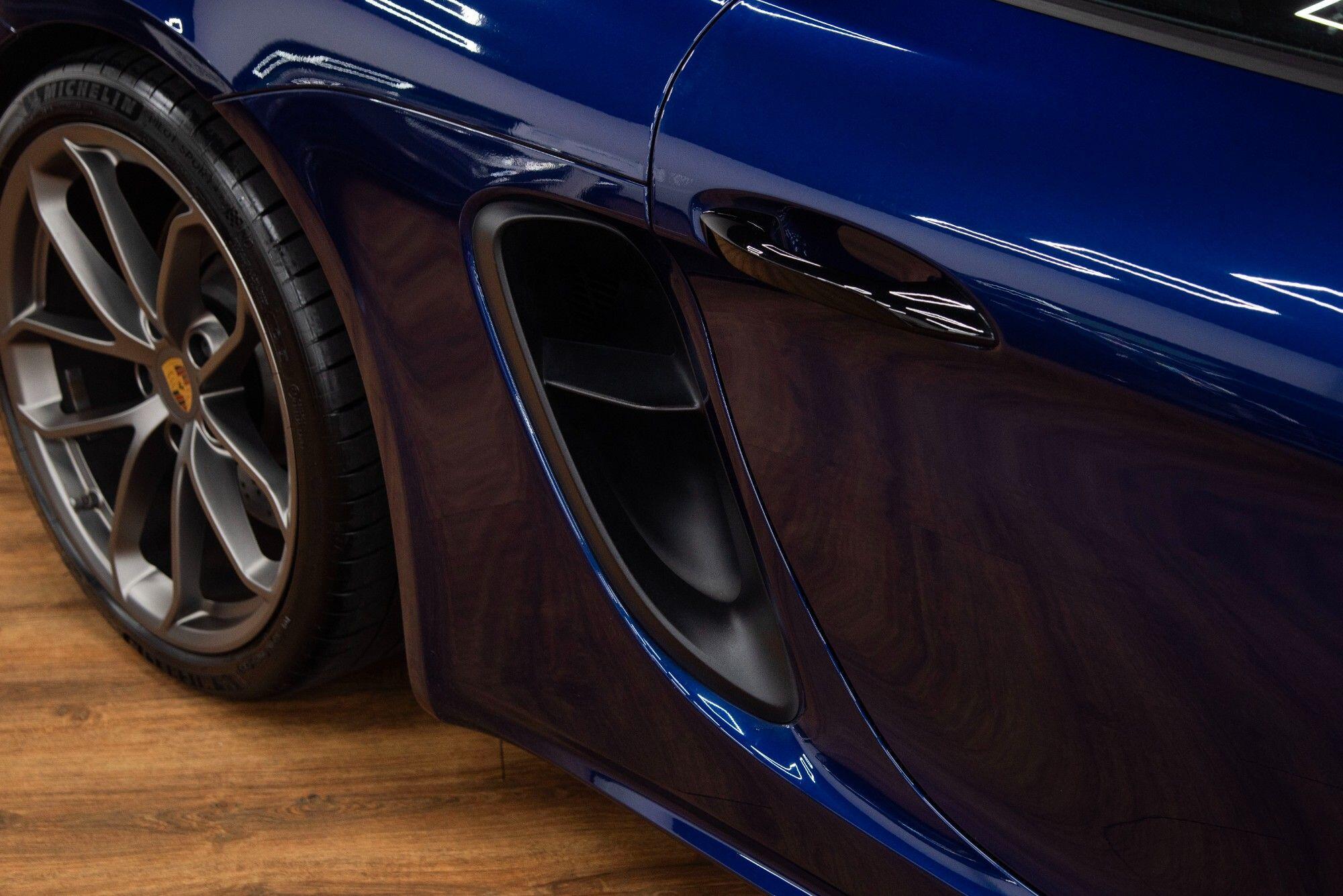 Porsche 718 Spyder view 17