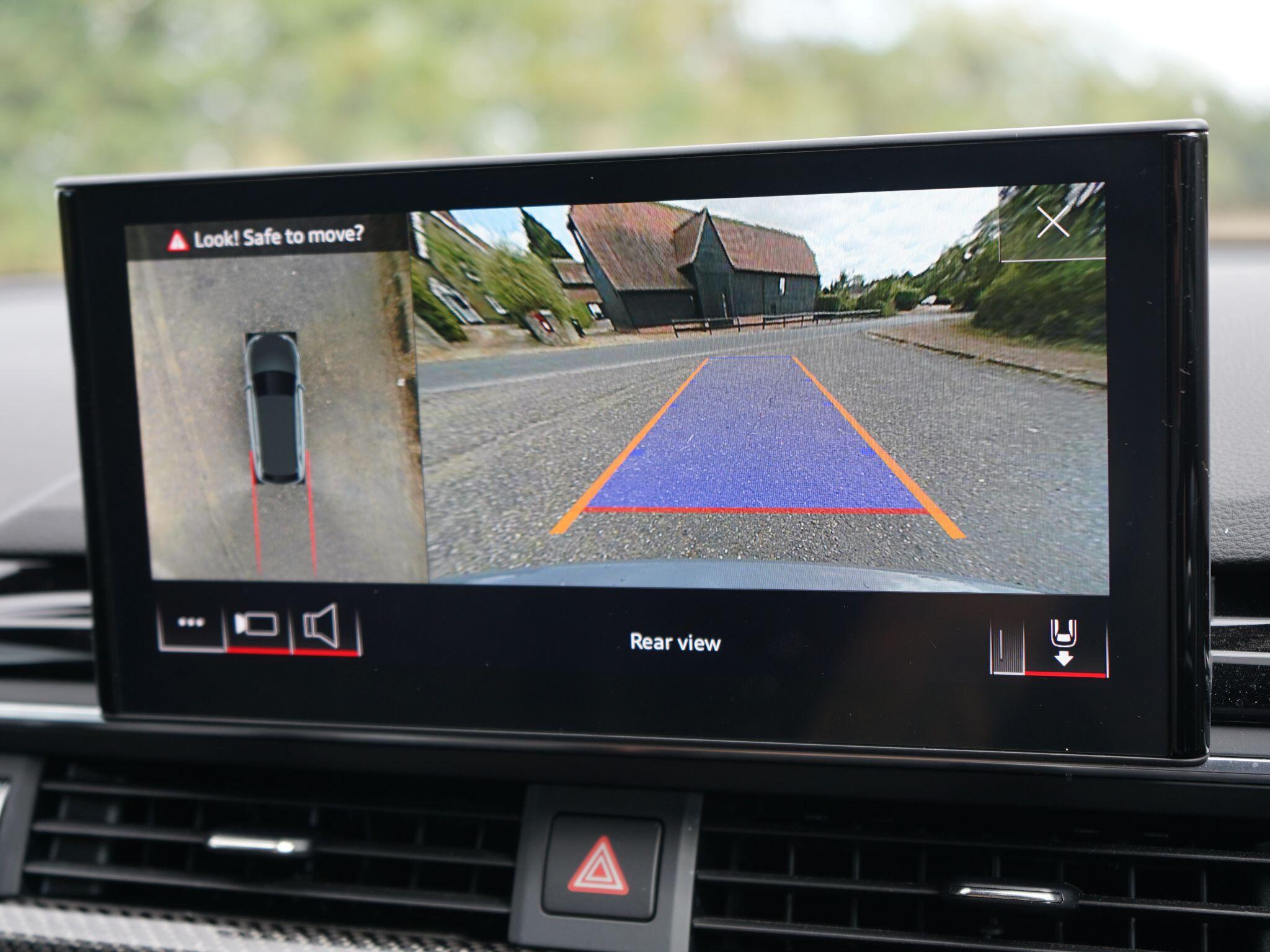 Audi RS4 Avant view 33