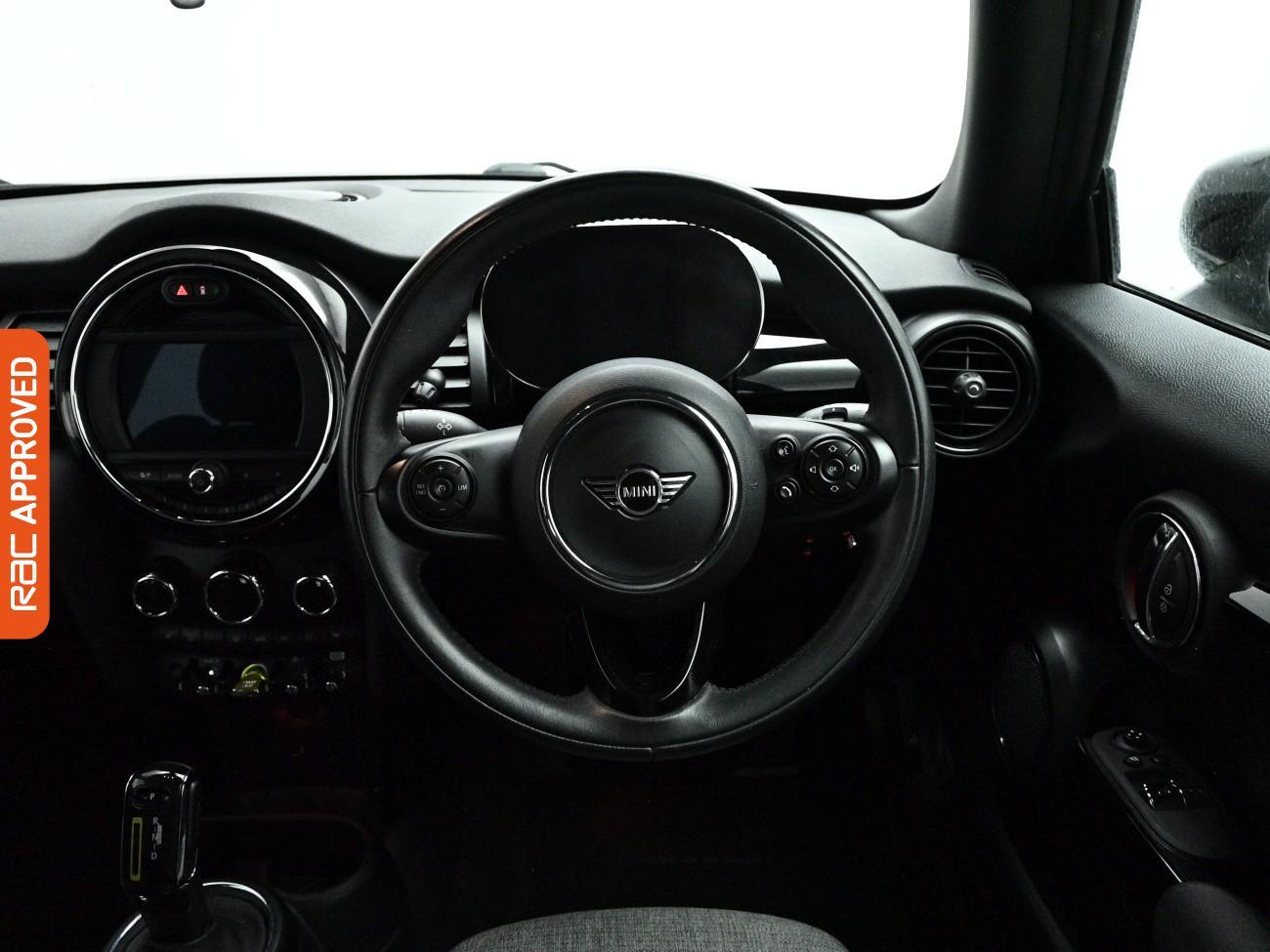 Mini Hatch view 10