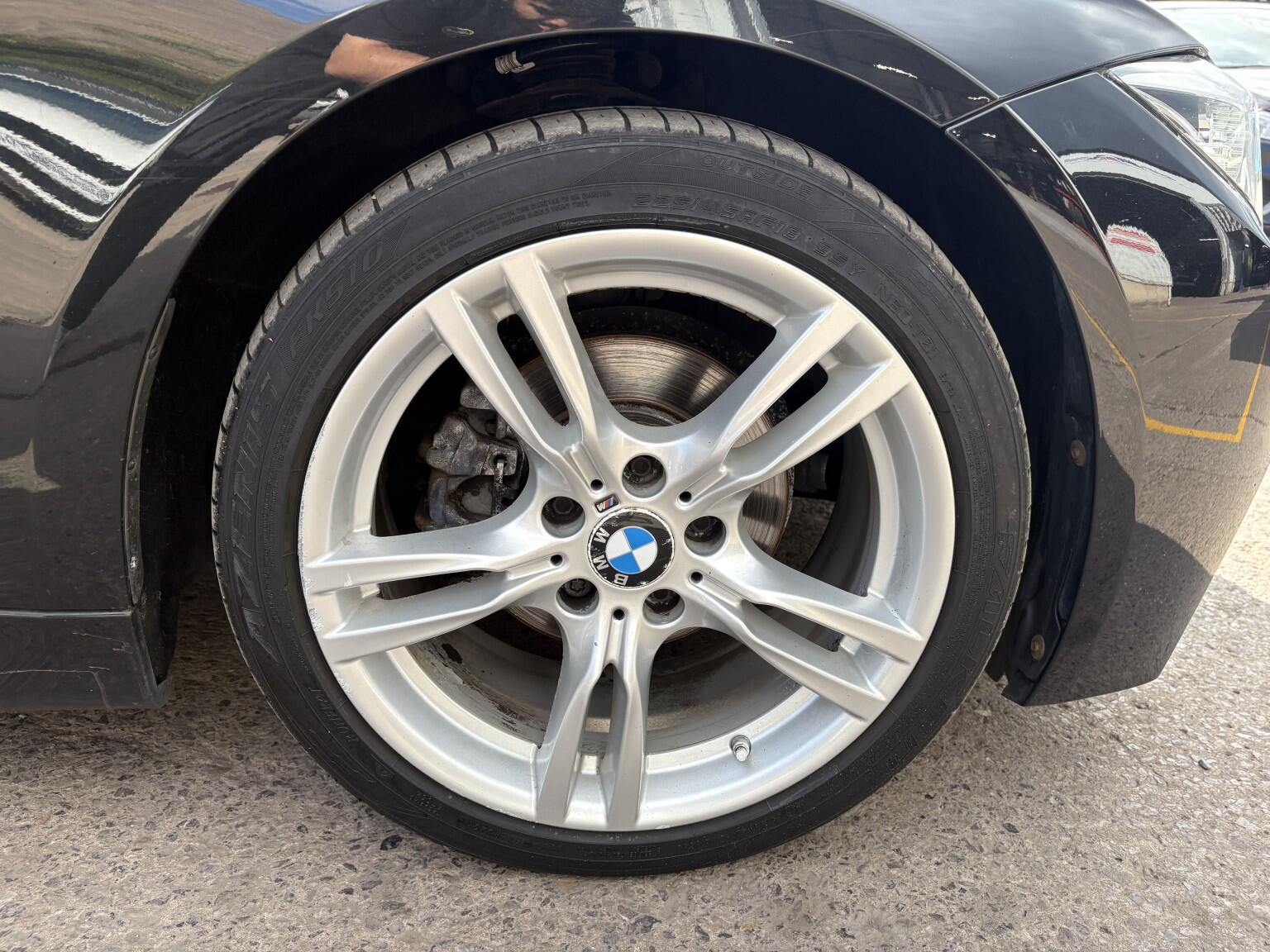 BMW 3 Series view 35