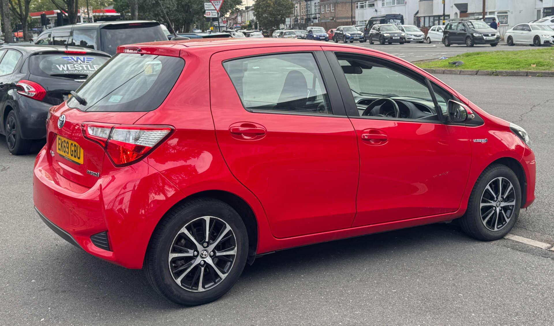 Toyota Yaris view 15