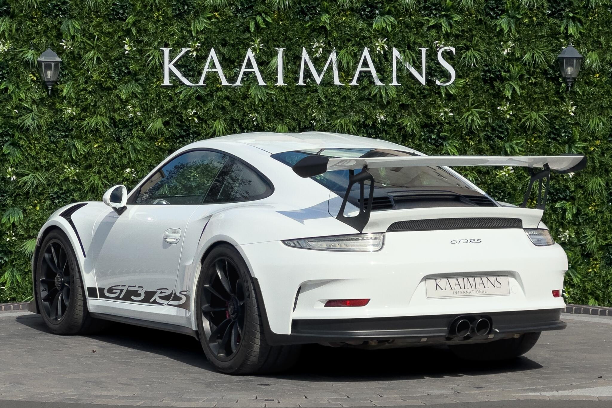 Porsche 911 view 6