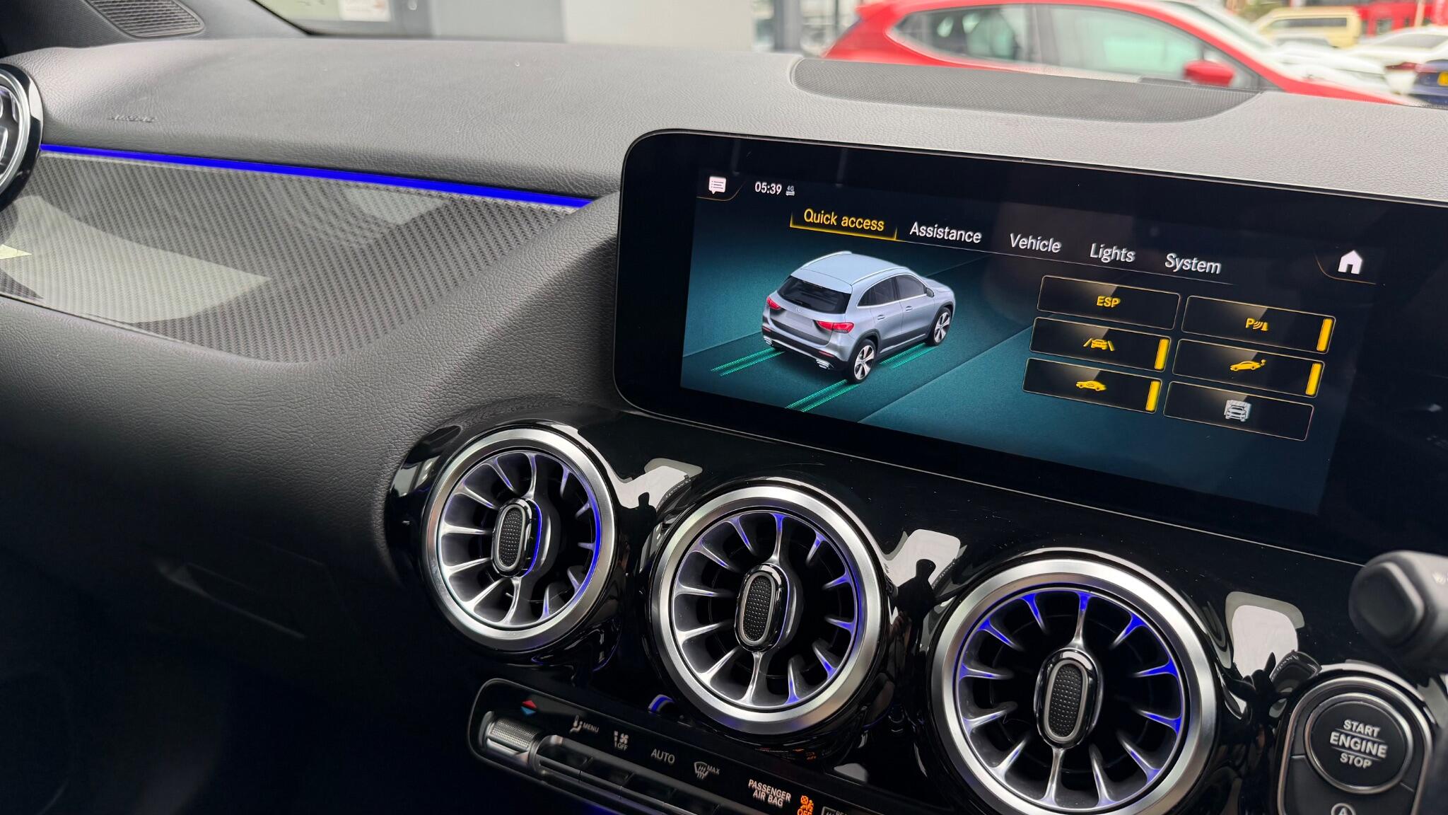 Mercedes-Benz Gla view 19