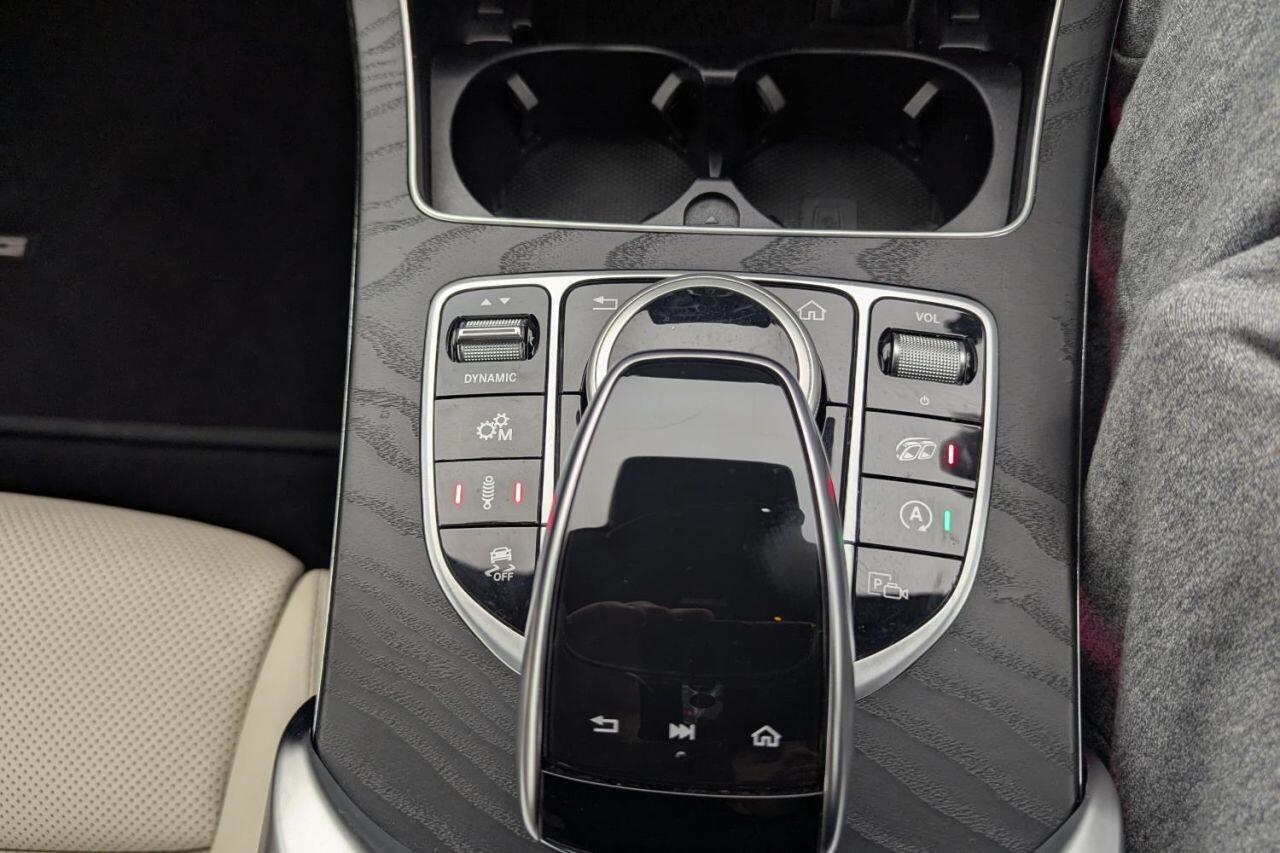 Mercedes-Benz C-Class view 34