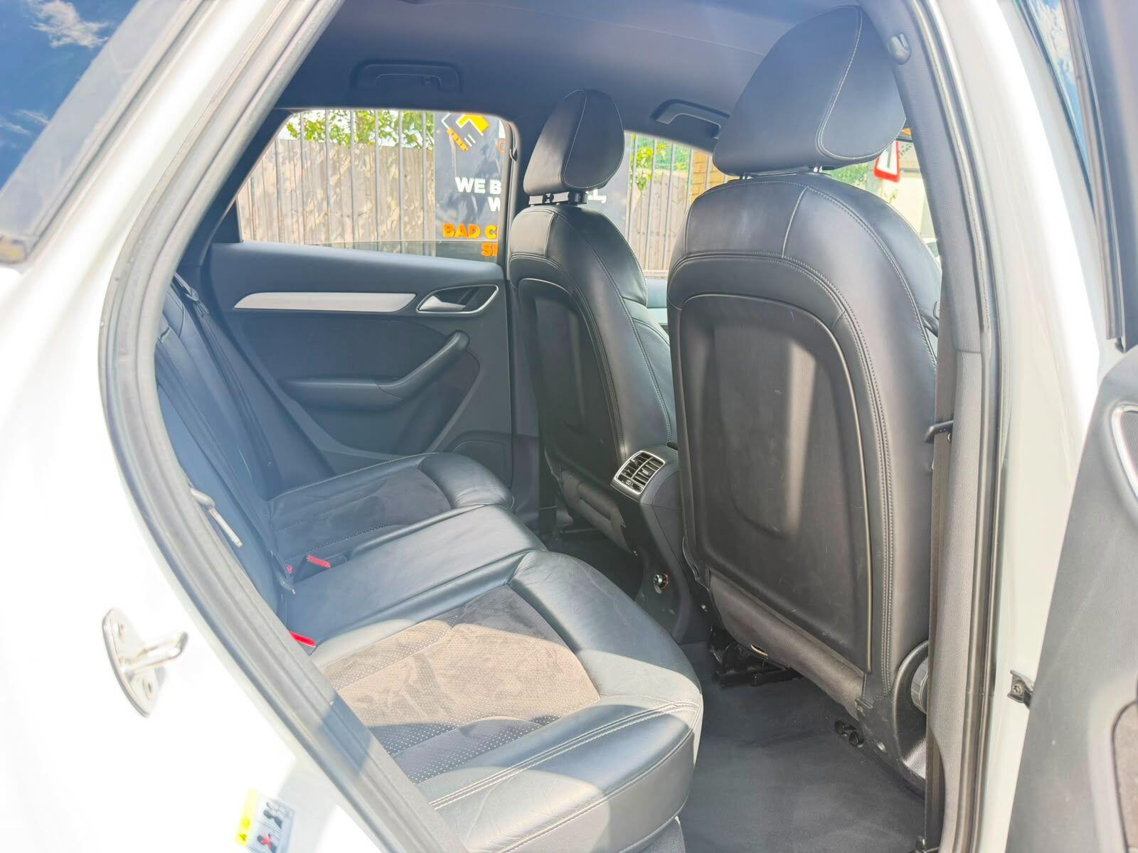Audi Q3 view 14