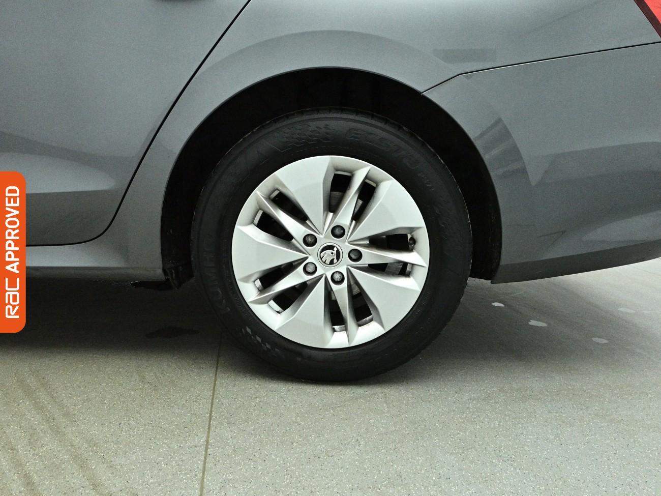 Skoda Octavia view 26