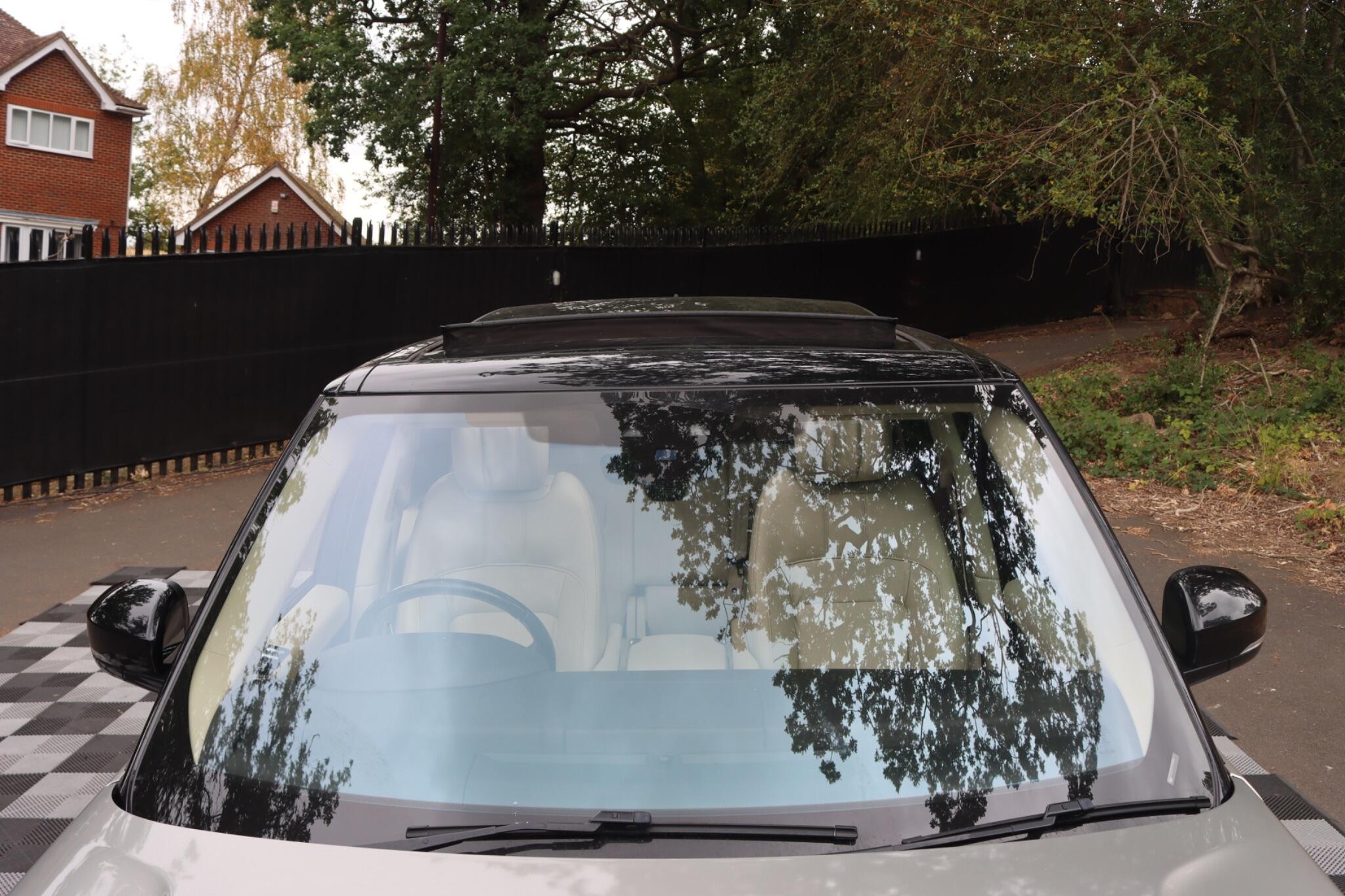 Land Rover Range Rover view 75