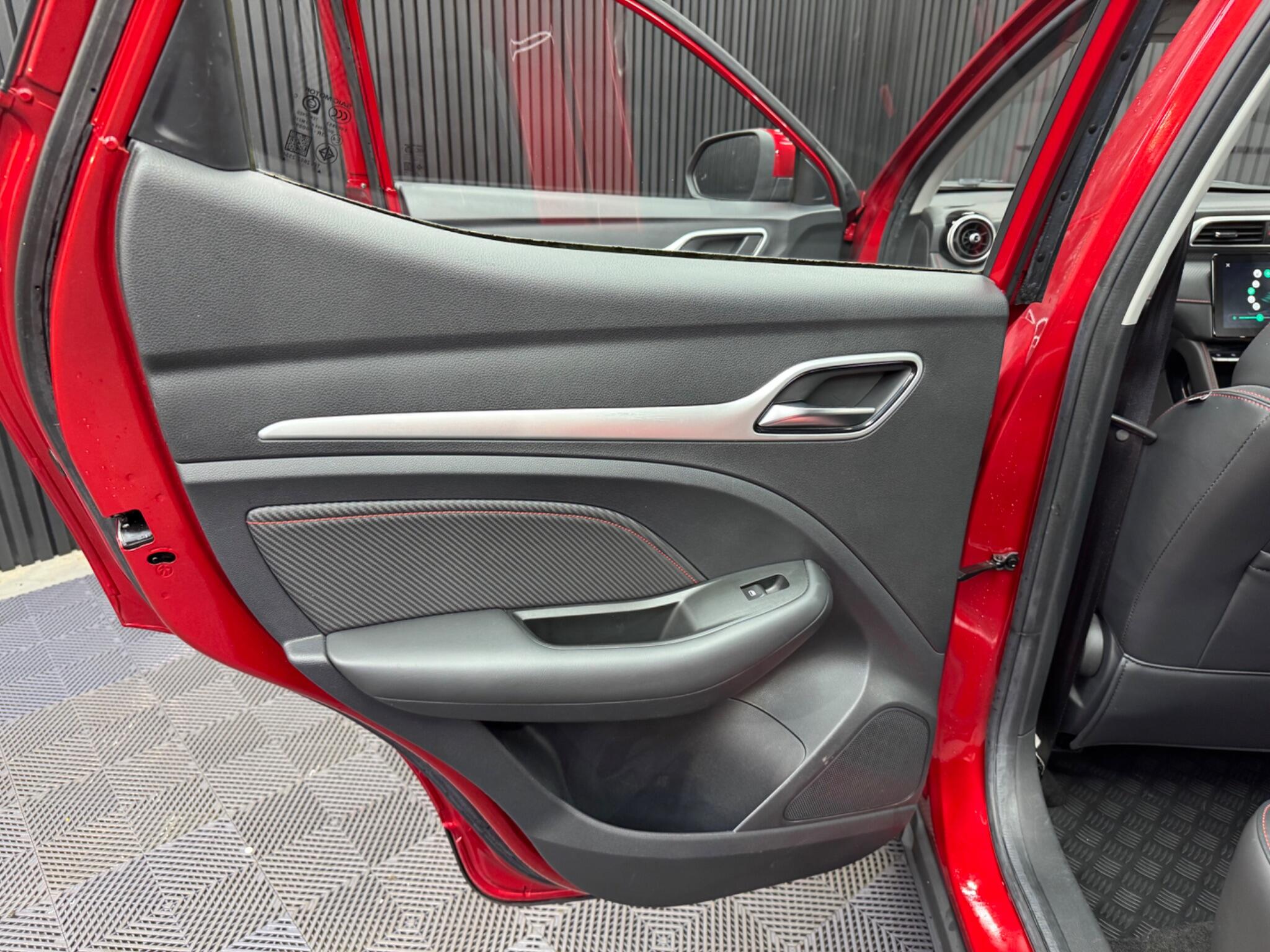 MG ZS view 38
