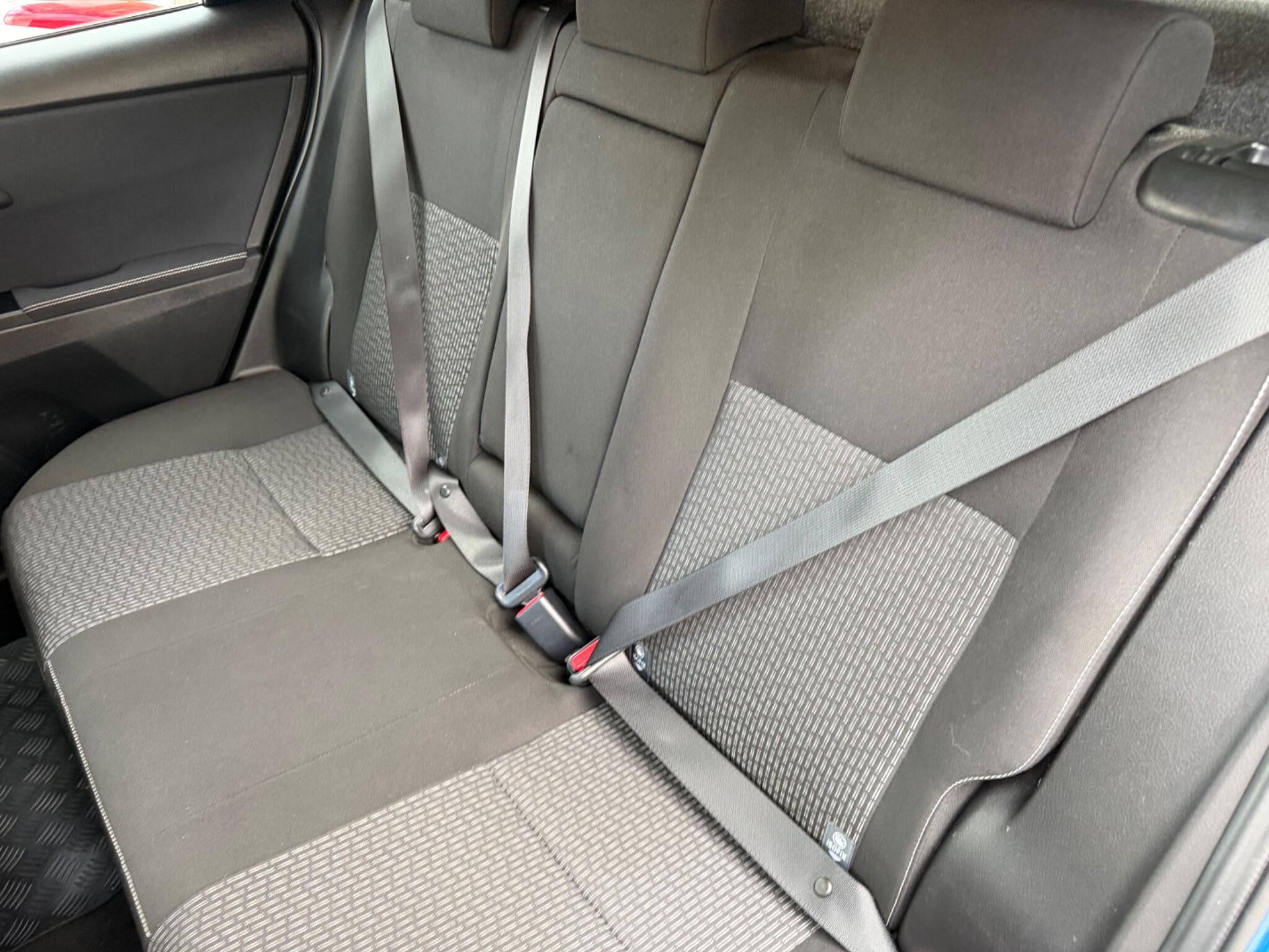 Toyota Auris view 74
