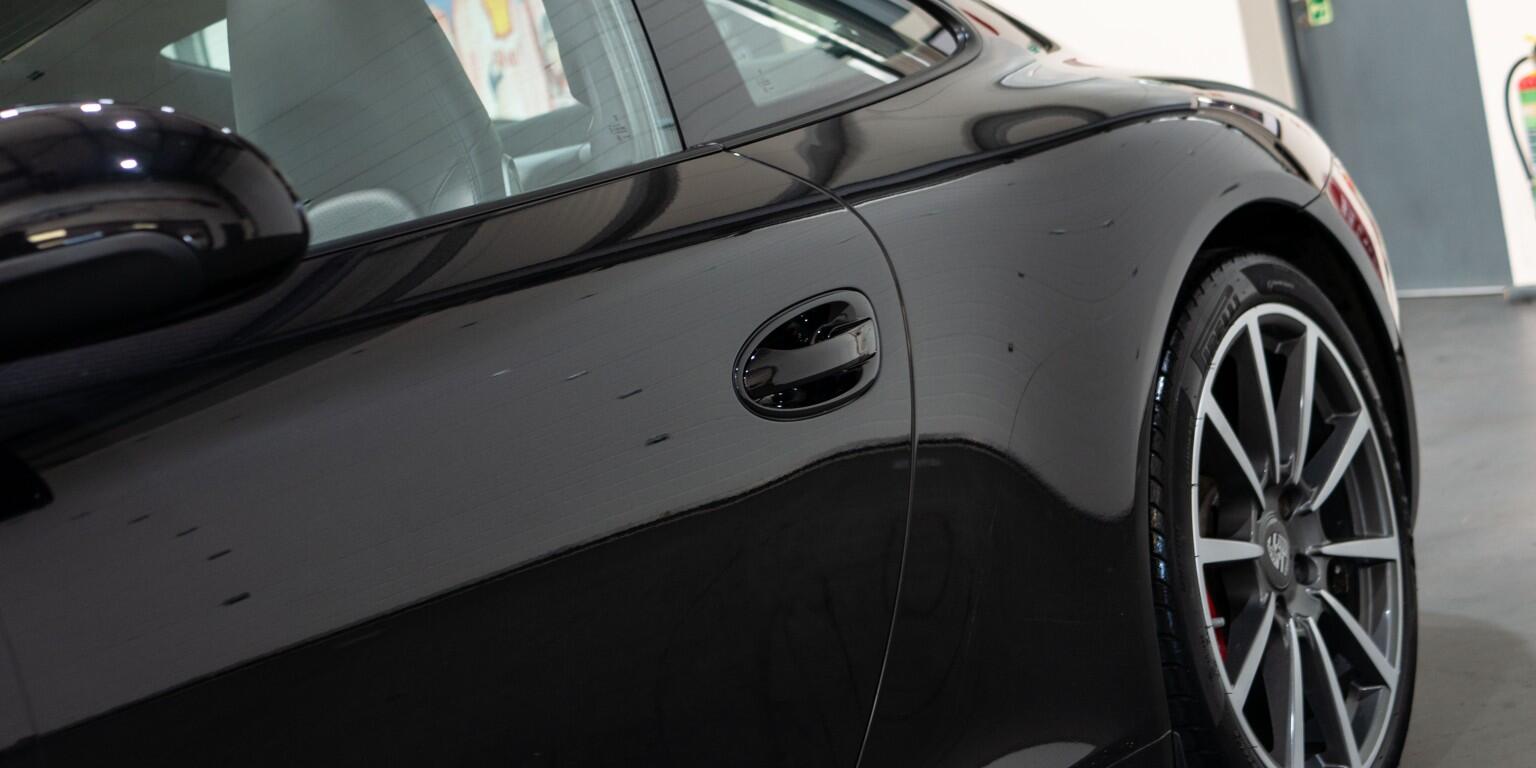 Porsche 911 view 42