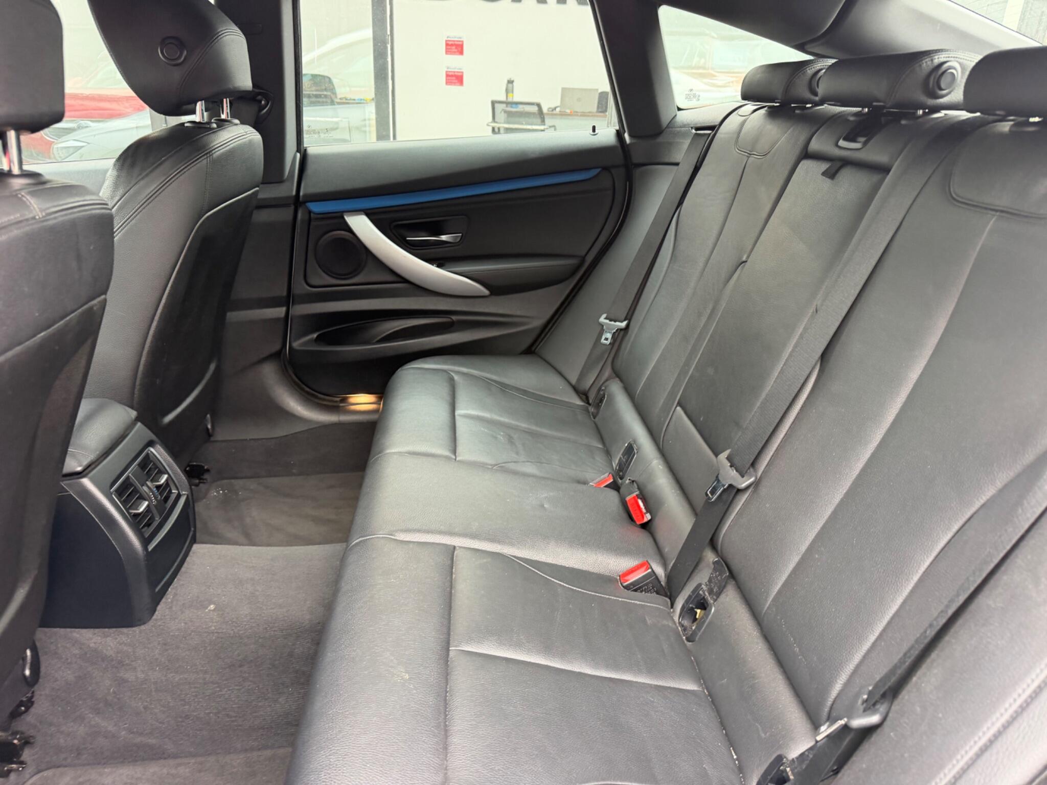 BMW 3 Series view 26