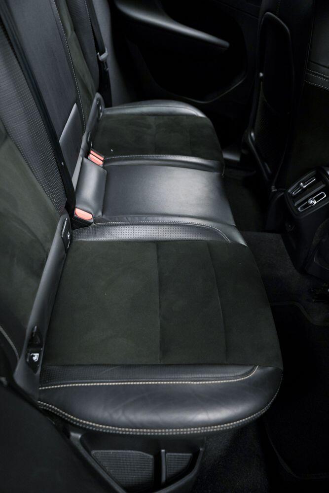 Volvo XC40 view 11