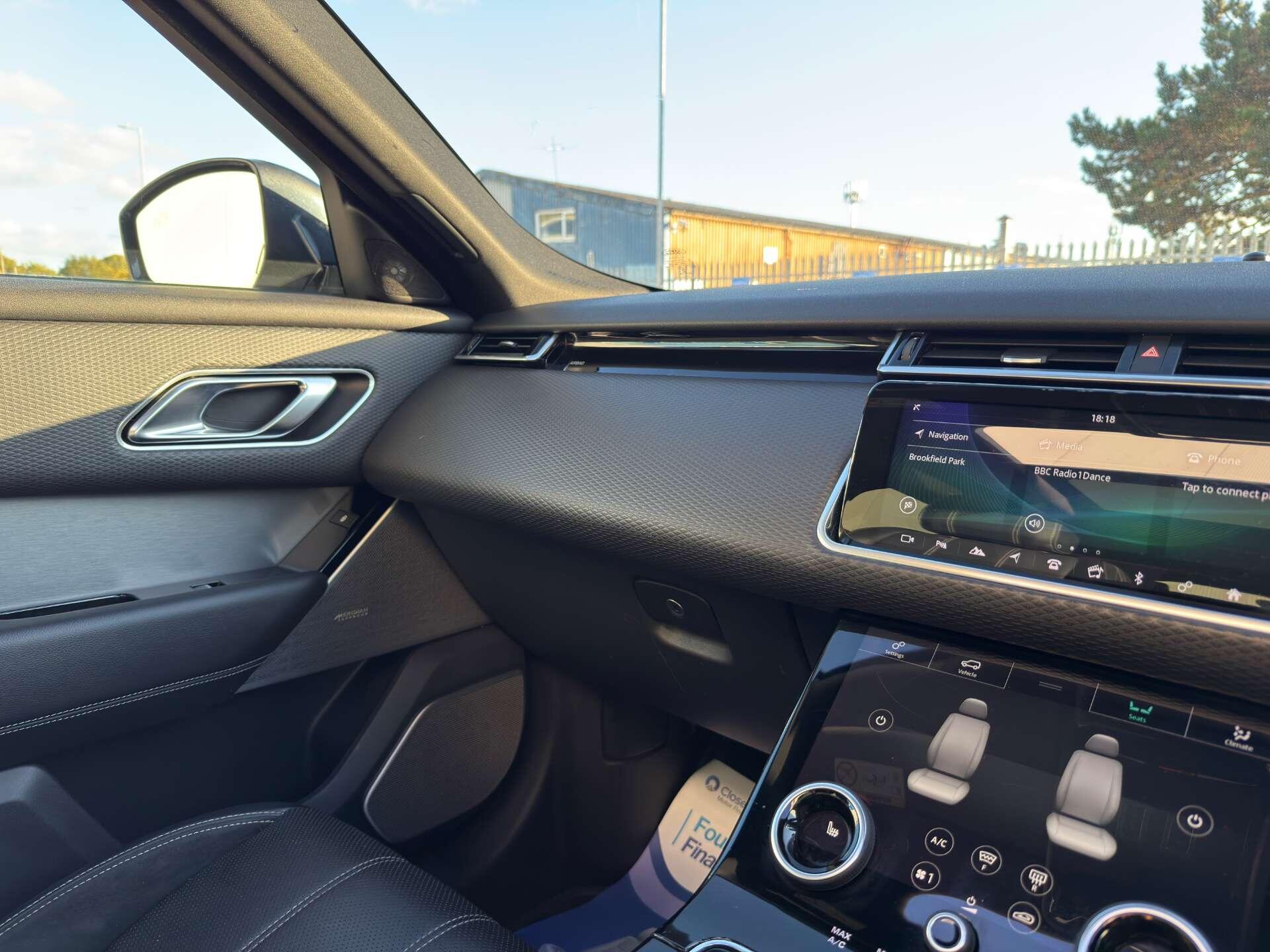 Land Rover Range Rover Velar view 71