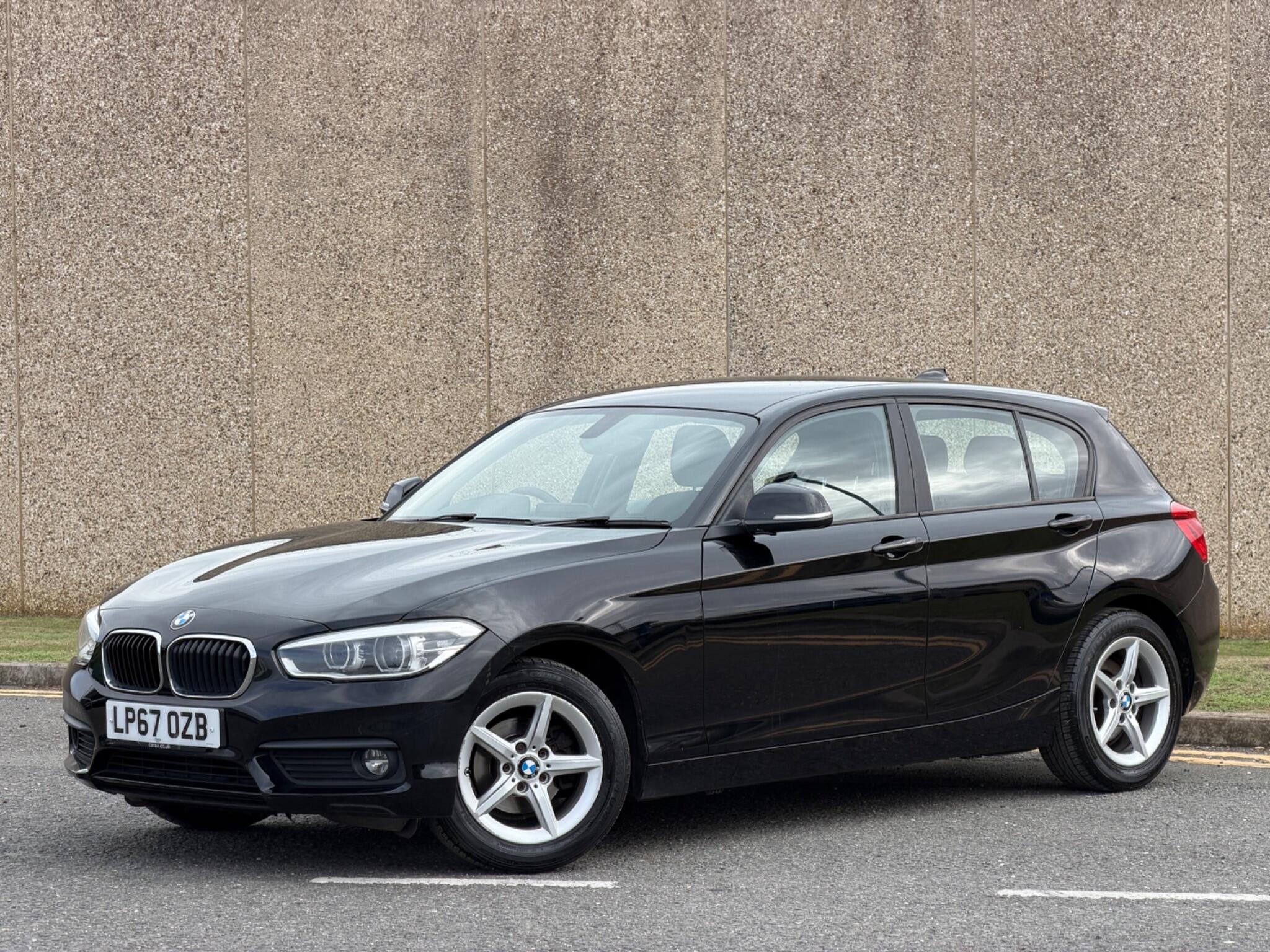 BMW 1 Series view 5