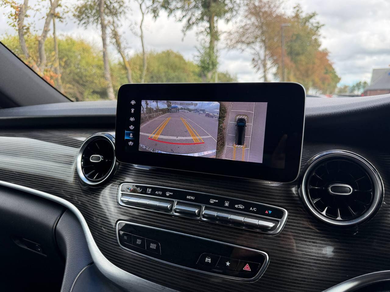 Mercedes-Benz Eqv view 46