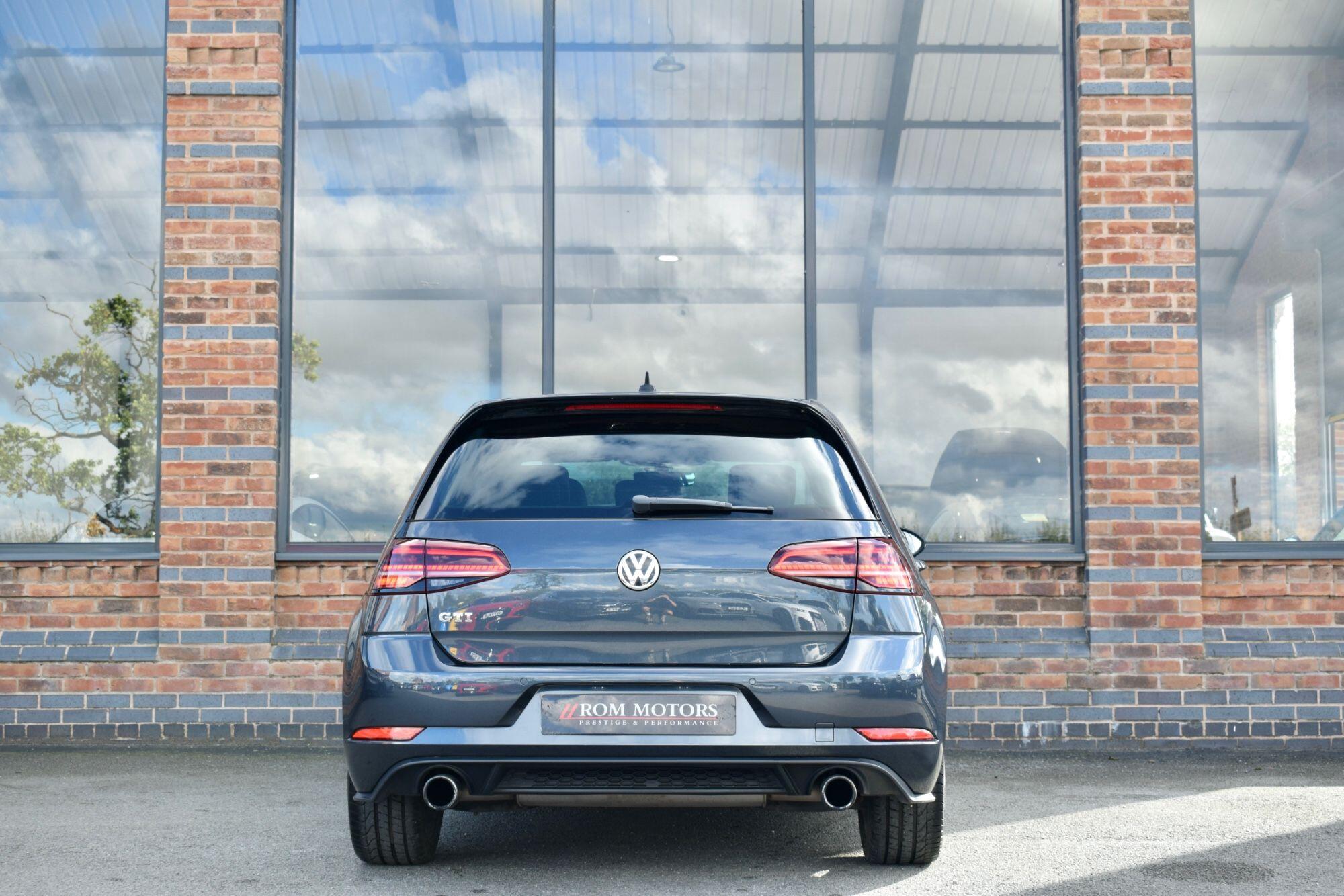 Volkswagen Golf view 6