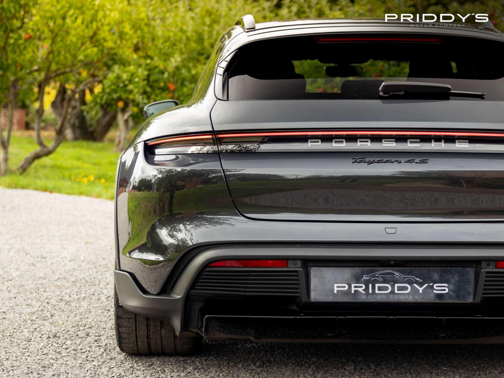 Porsche Taycan view 27
