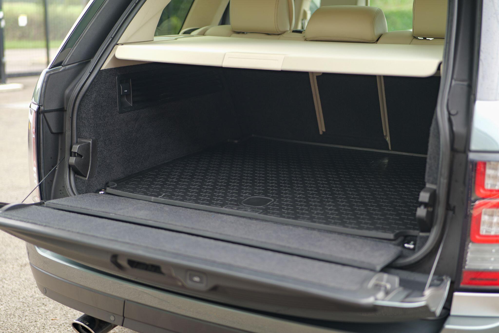 Land Rover Range Rover view 34