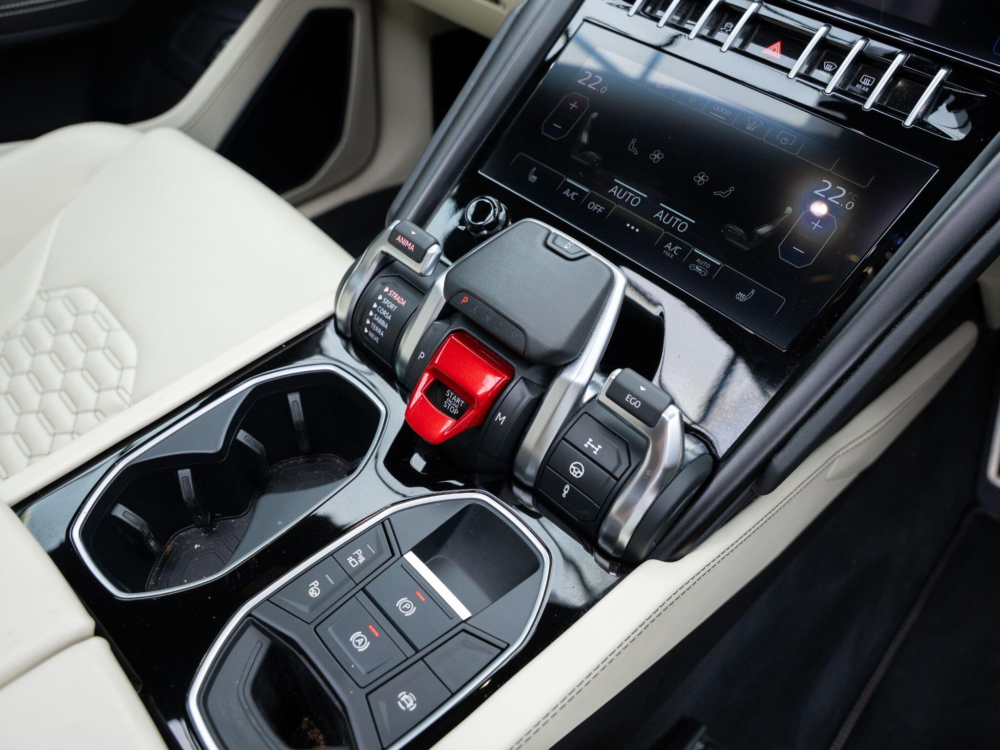 Lamborghini Urus view 10
