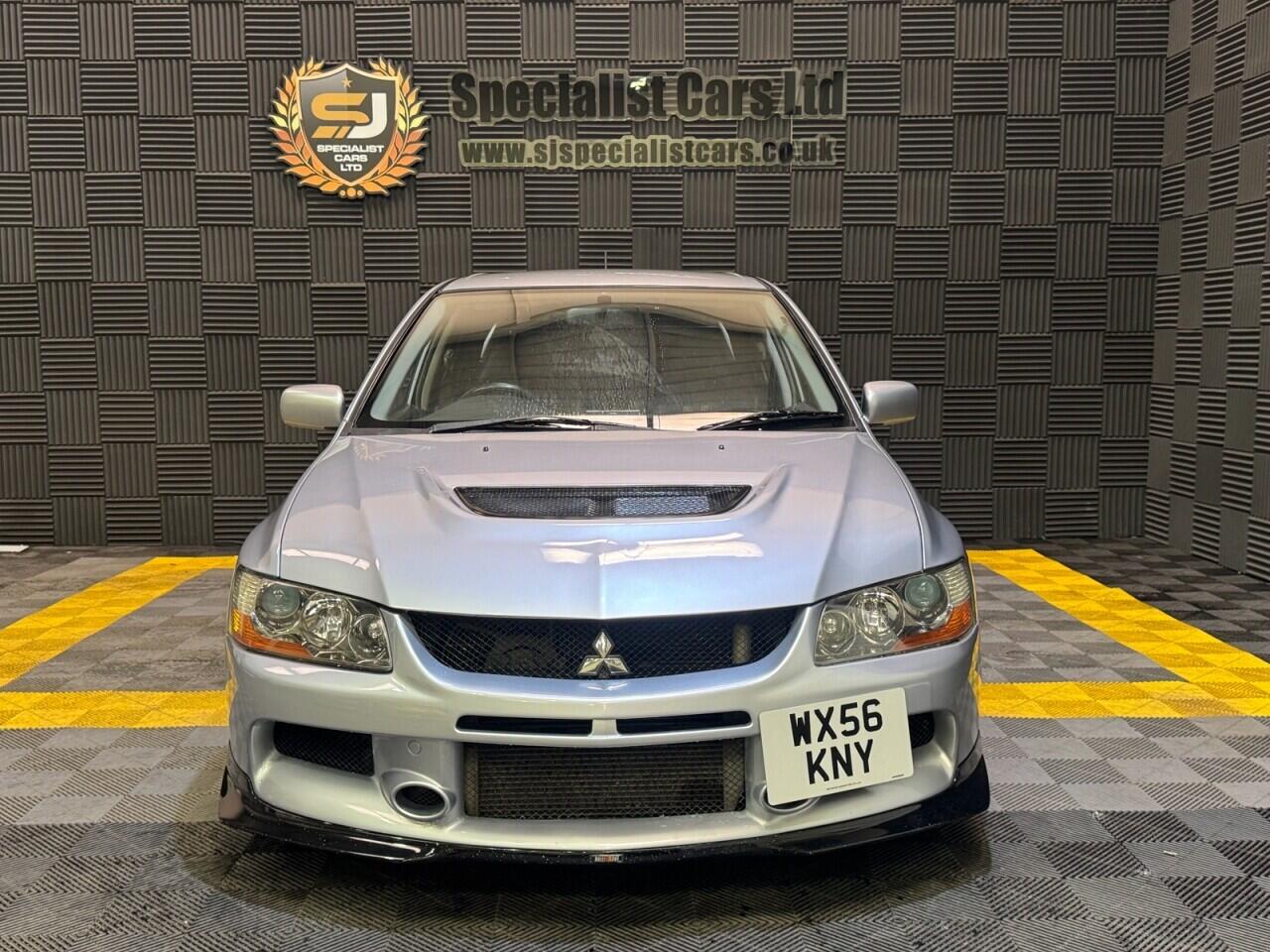 Mitsubishi Lancer view 2