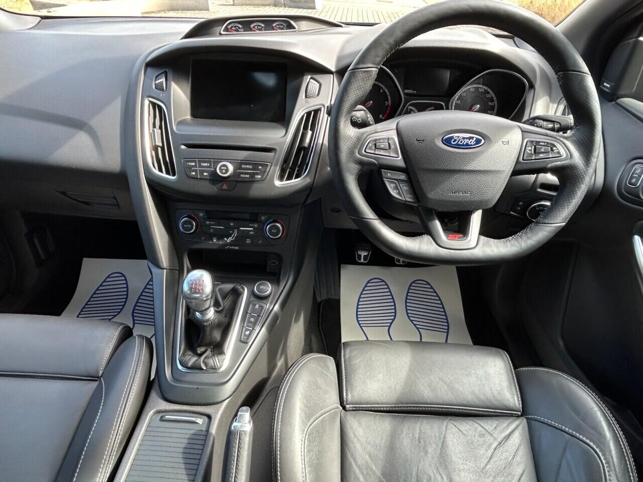 Ford Focus view 24