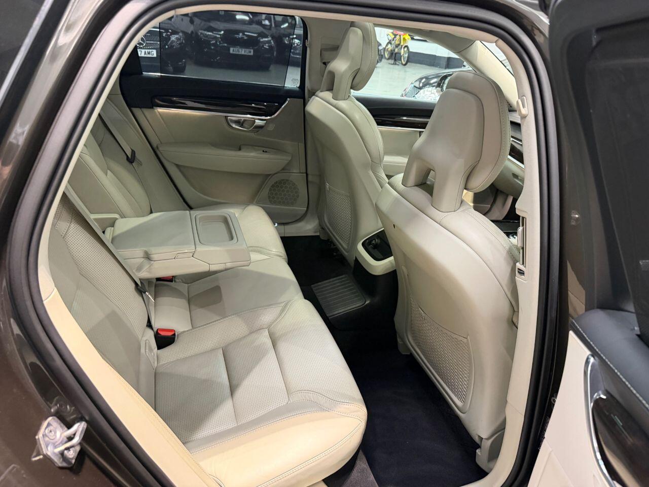 Volvo V90 view 24