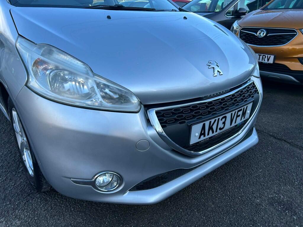 Peugeot 208 view 7