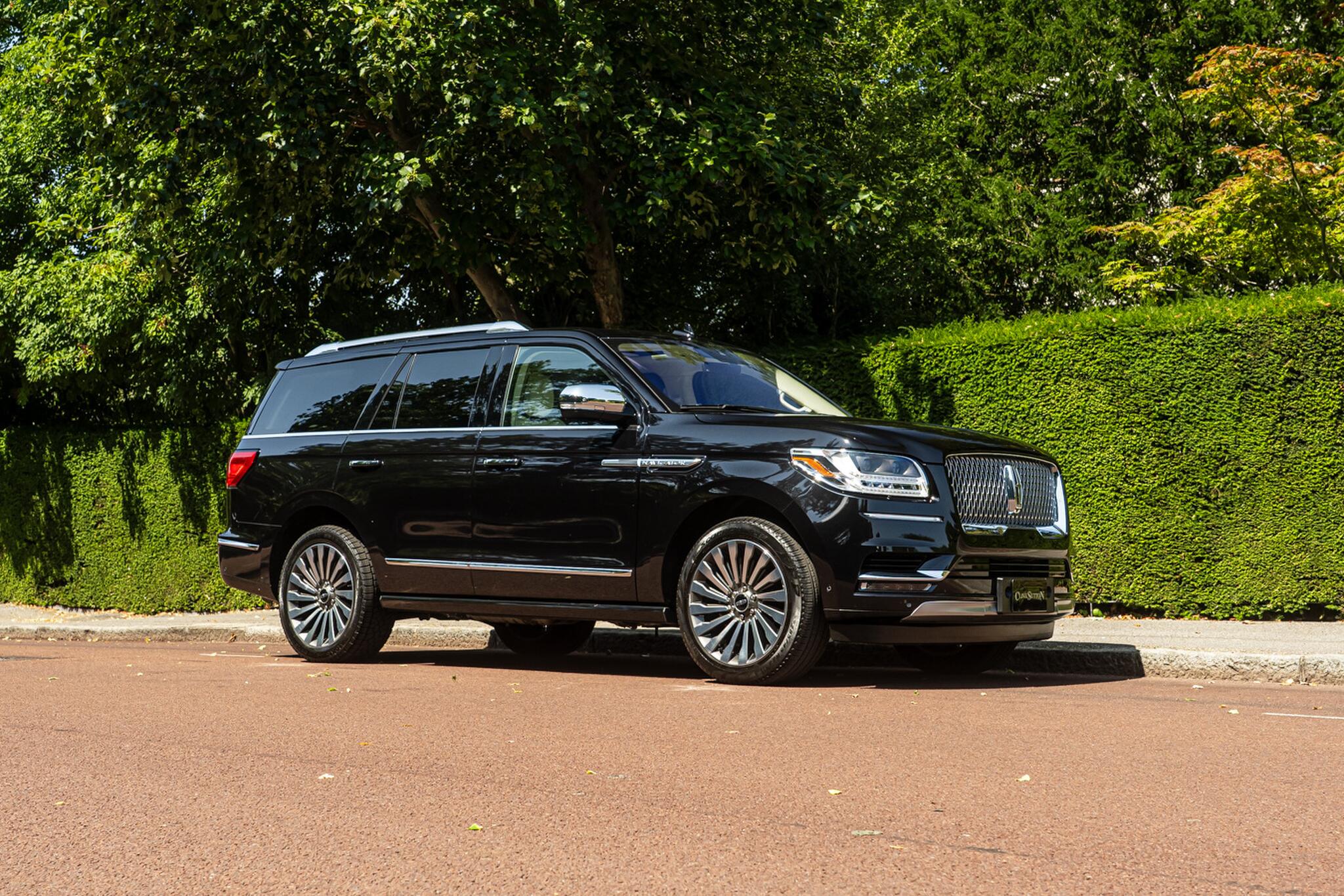 Lincoln Navigator main image