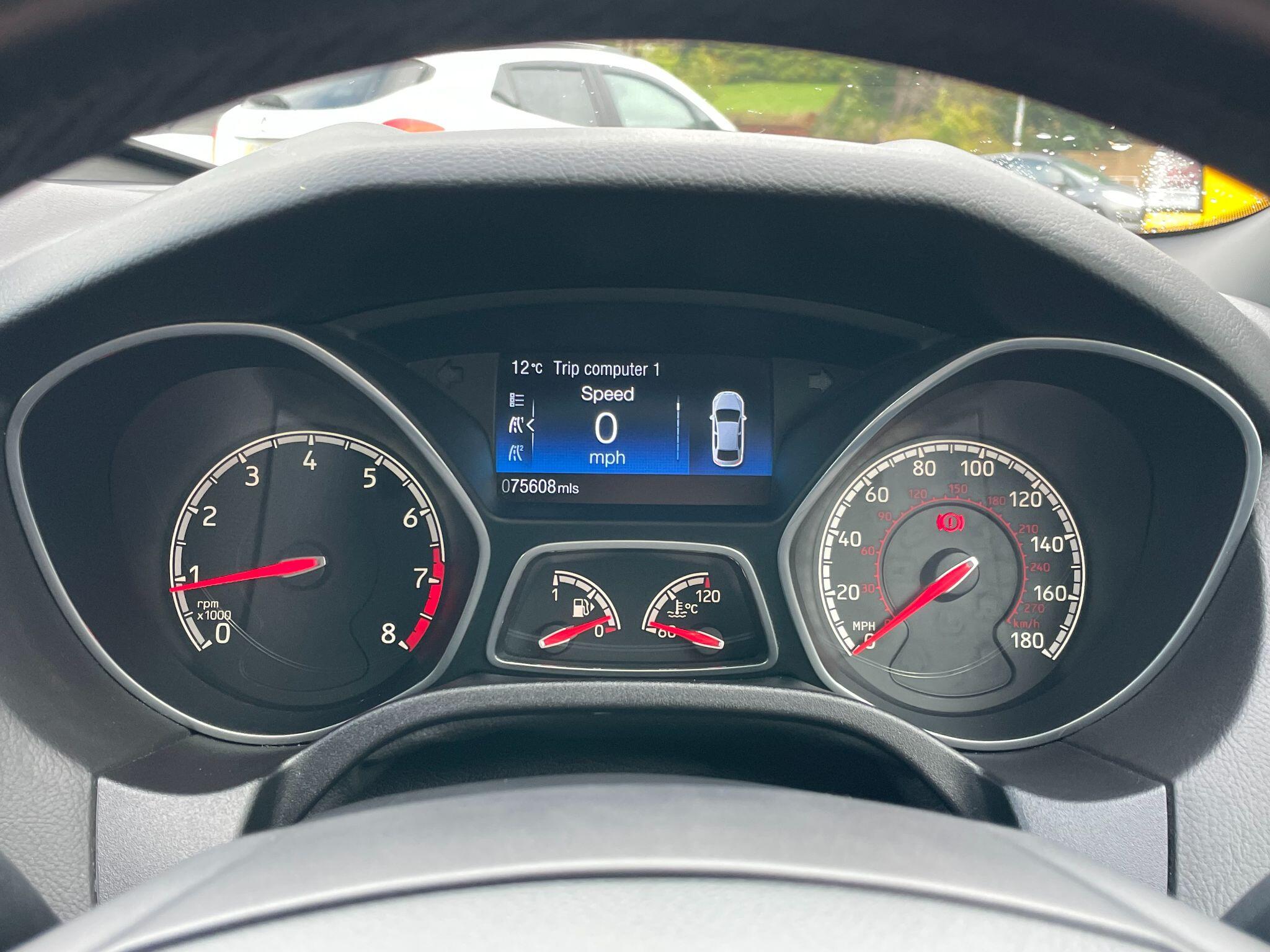 Ford Focus view 33
