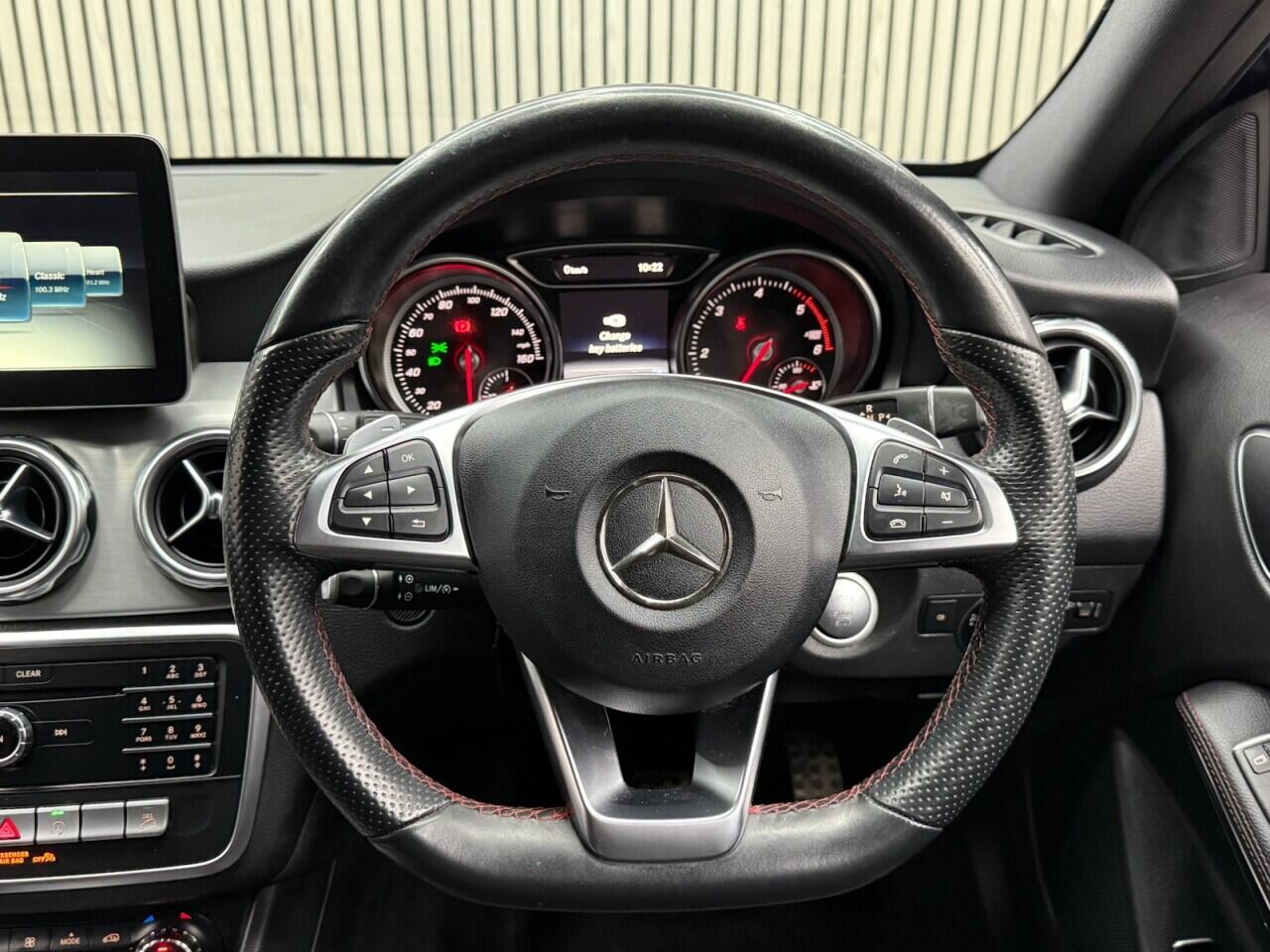 Mercedes-Benz Gla view 9