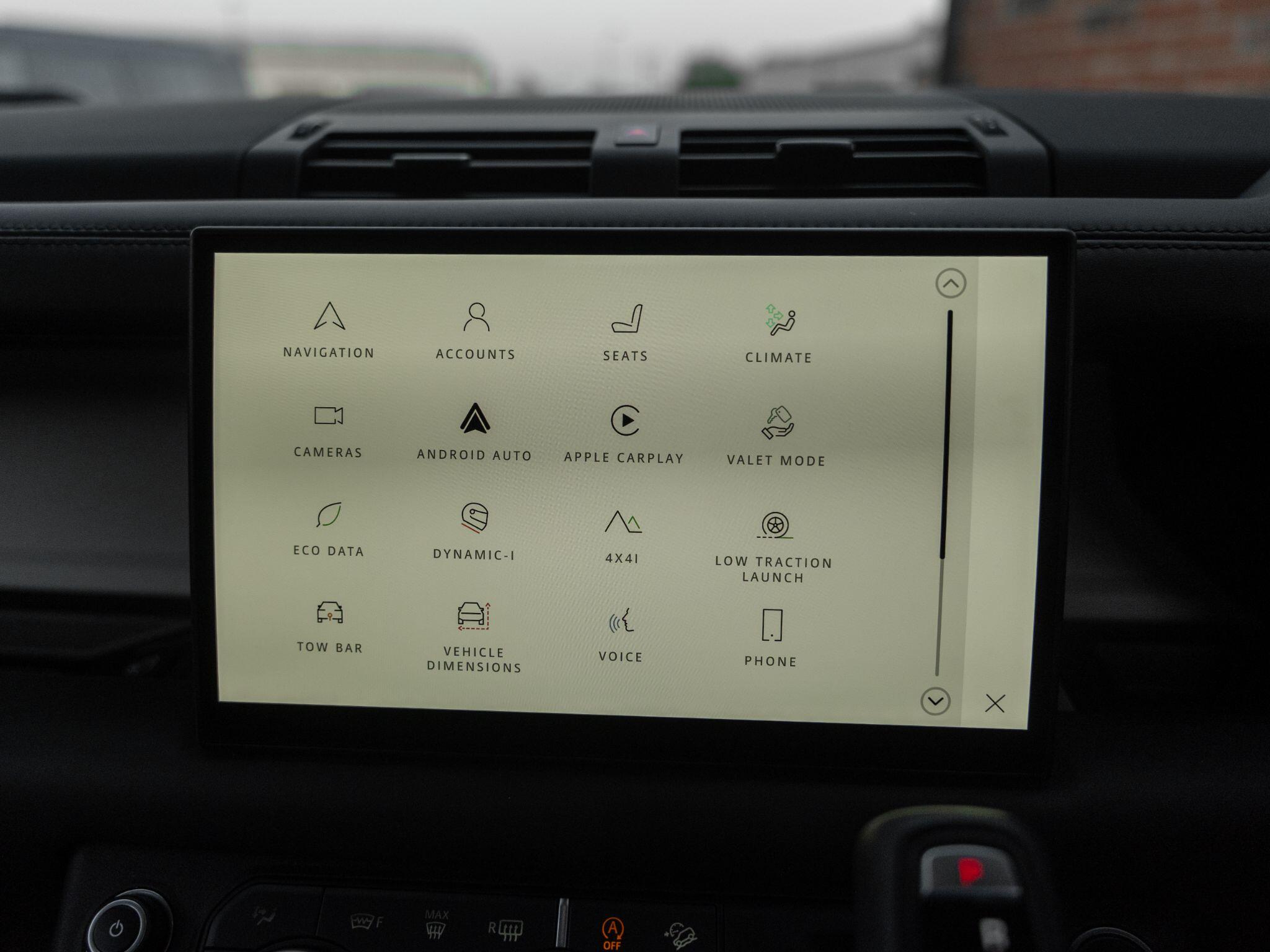 Land Rover Defender 90 view 56