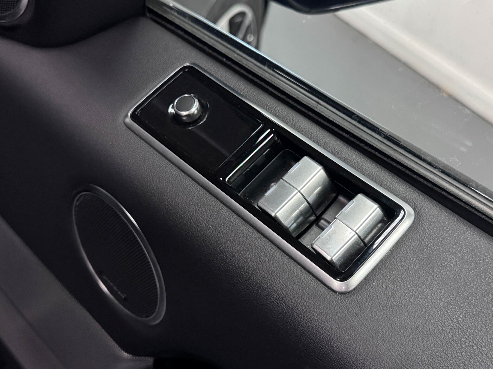 Land Rover Range Rover Sport view 18