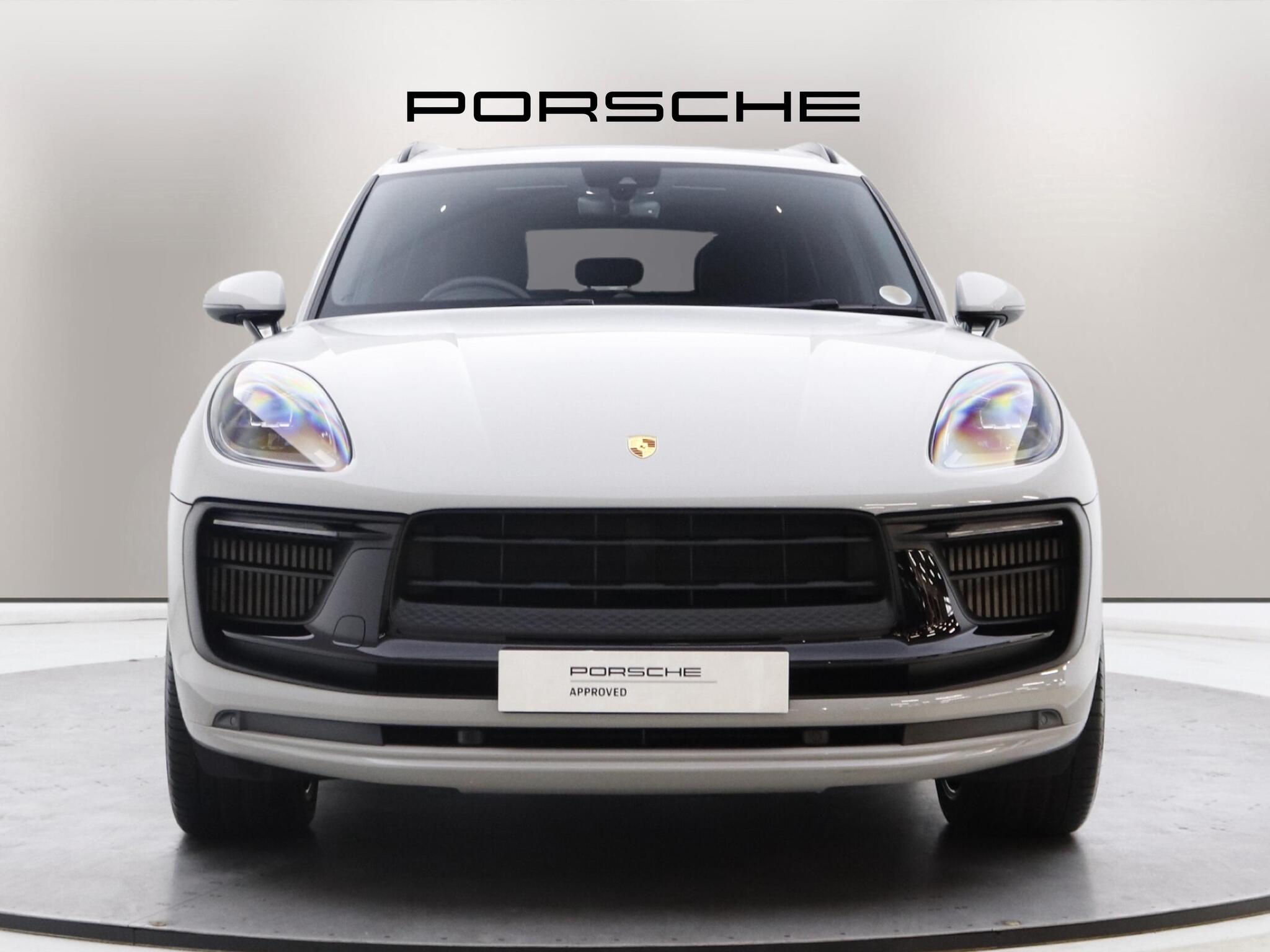 Porsche Macan view 6