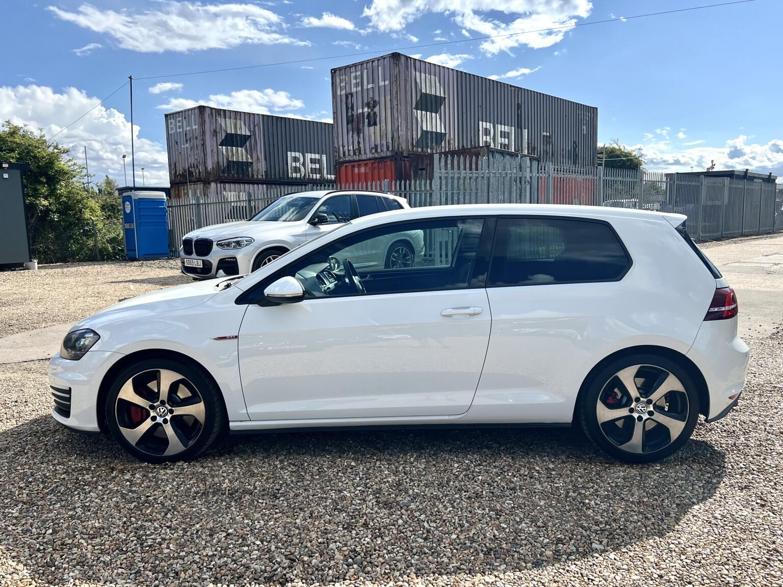 Volkswagen Golf view 10