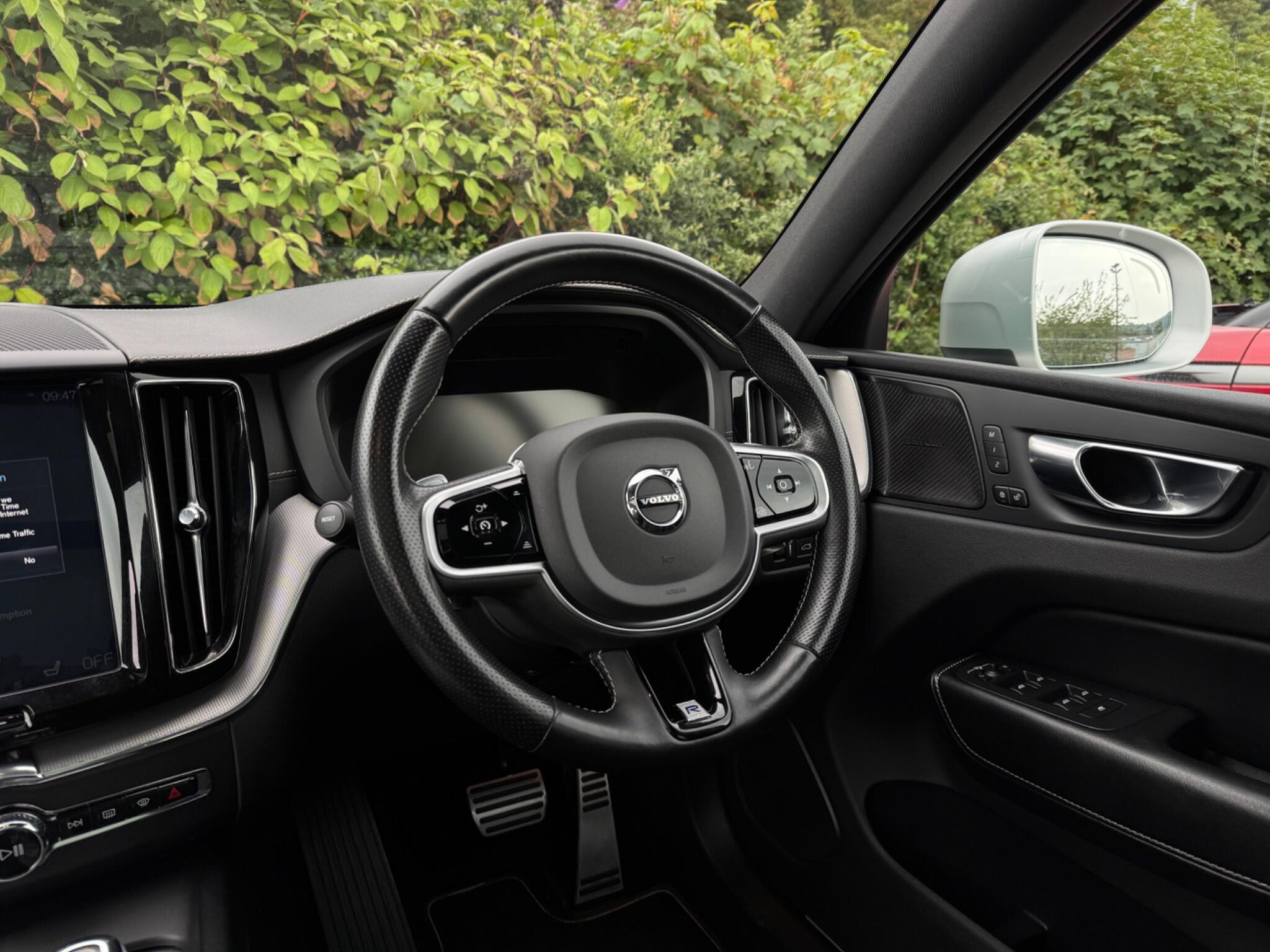 Volvo XC60 view 17
