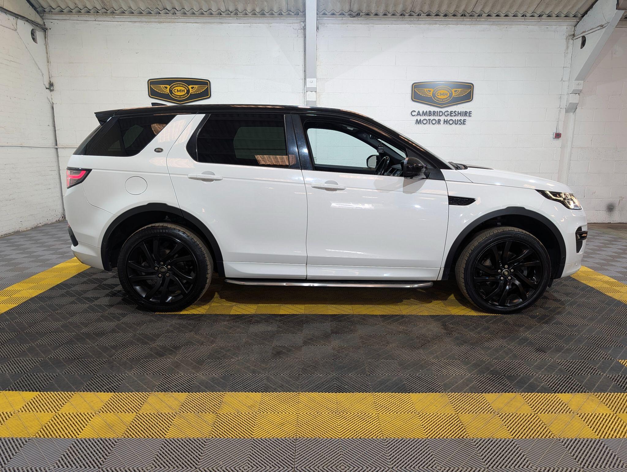 Land Rover Discovery Sport view 13