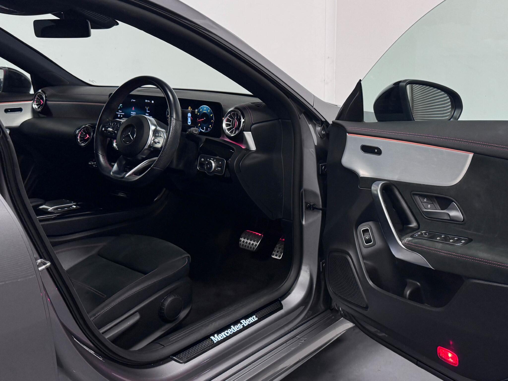 Mercedes-Benz Cla view 33